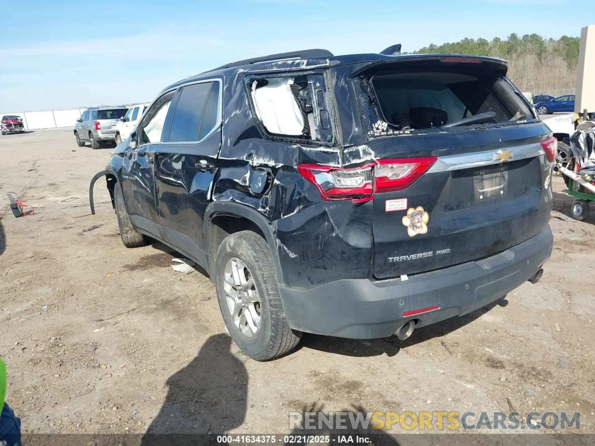 3 Photograph of a damaged car 1GNERGKW1LJ166877 CHEVROLET TRAVERSE 2020