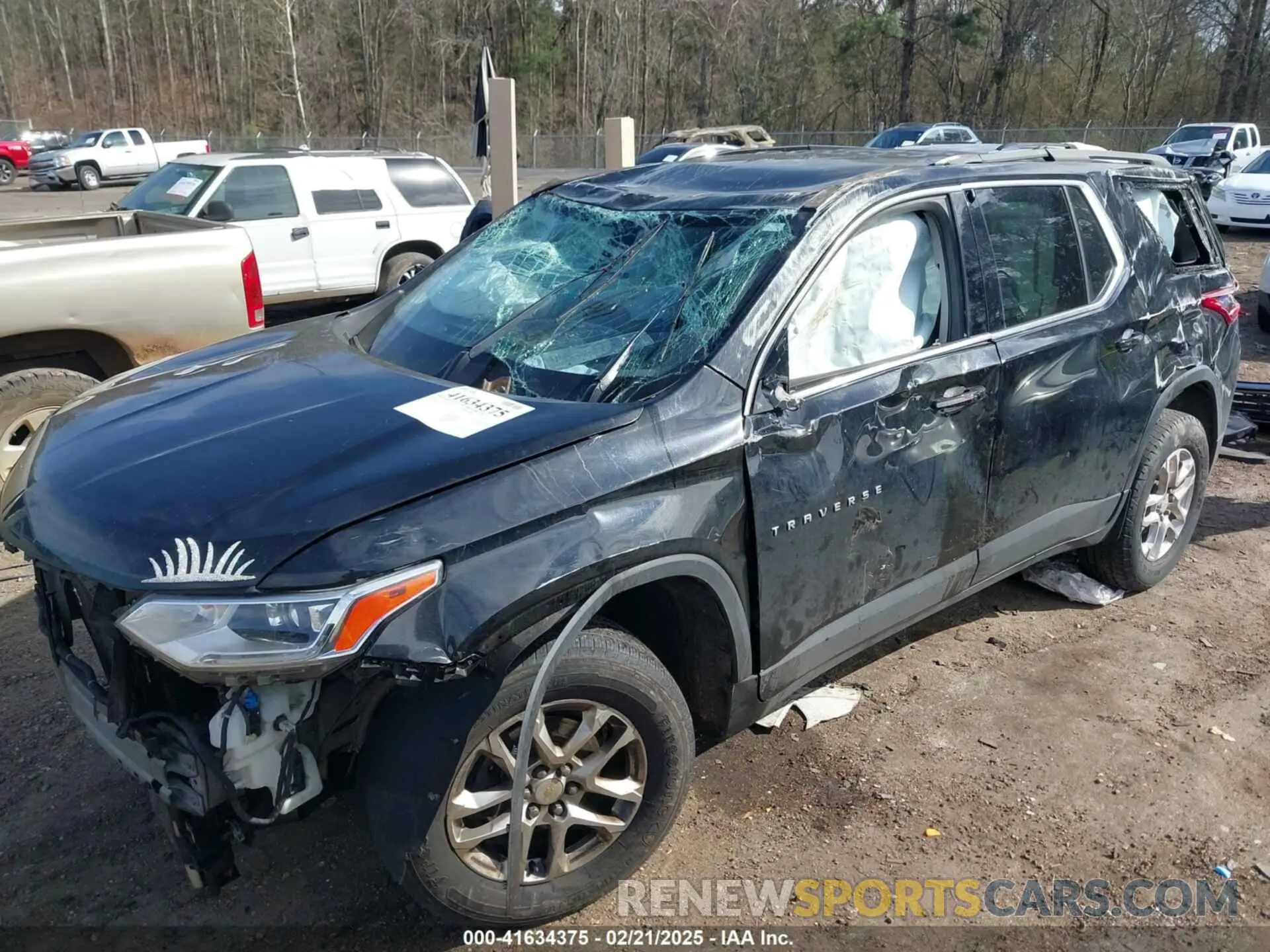 6 Photograph of a damaged car 1GNERGKW1LJ166877 CHEVROLET TRAVERSE 2020