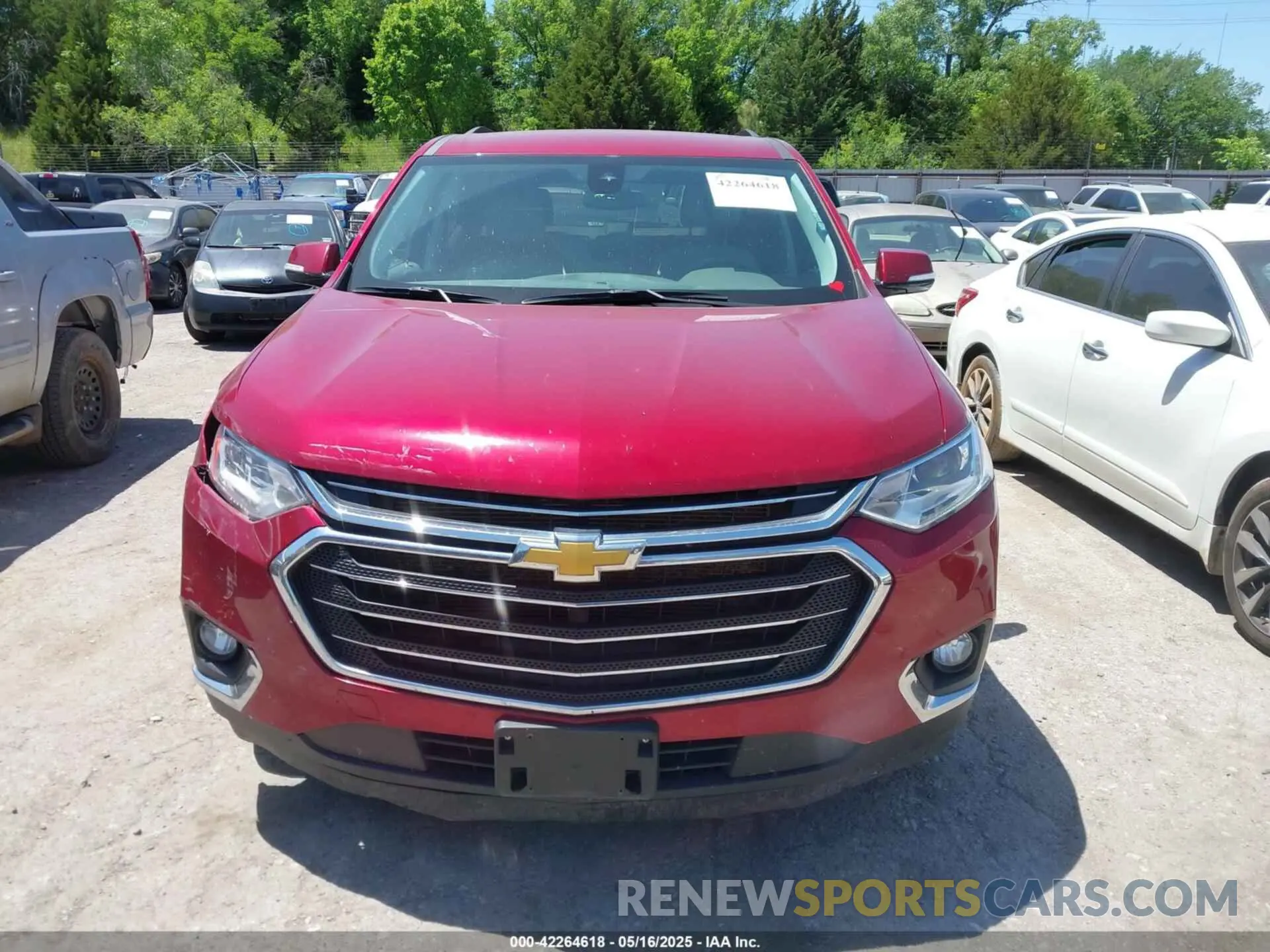 12 Photograph of a damaged car 1GNERGKW1LJ220114 CHEVROLET TRAVERSE 2020