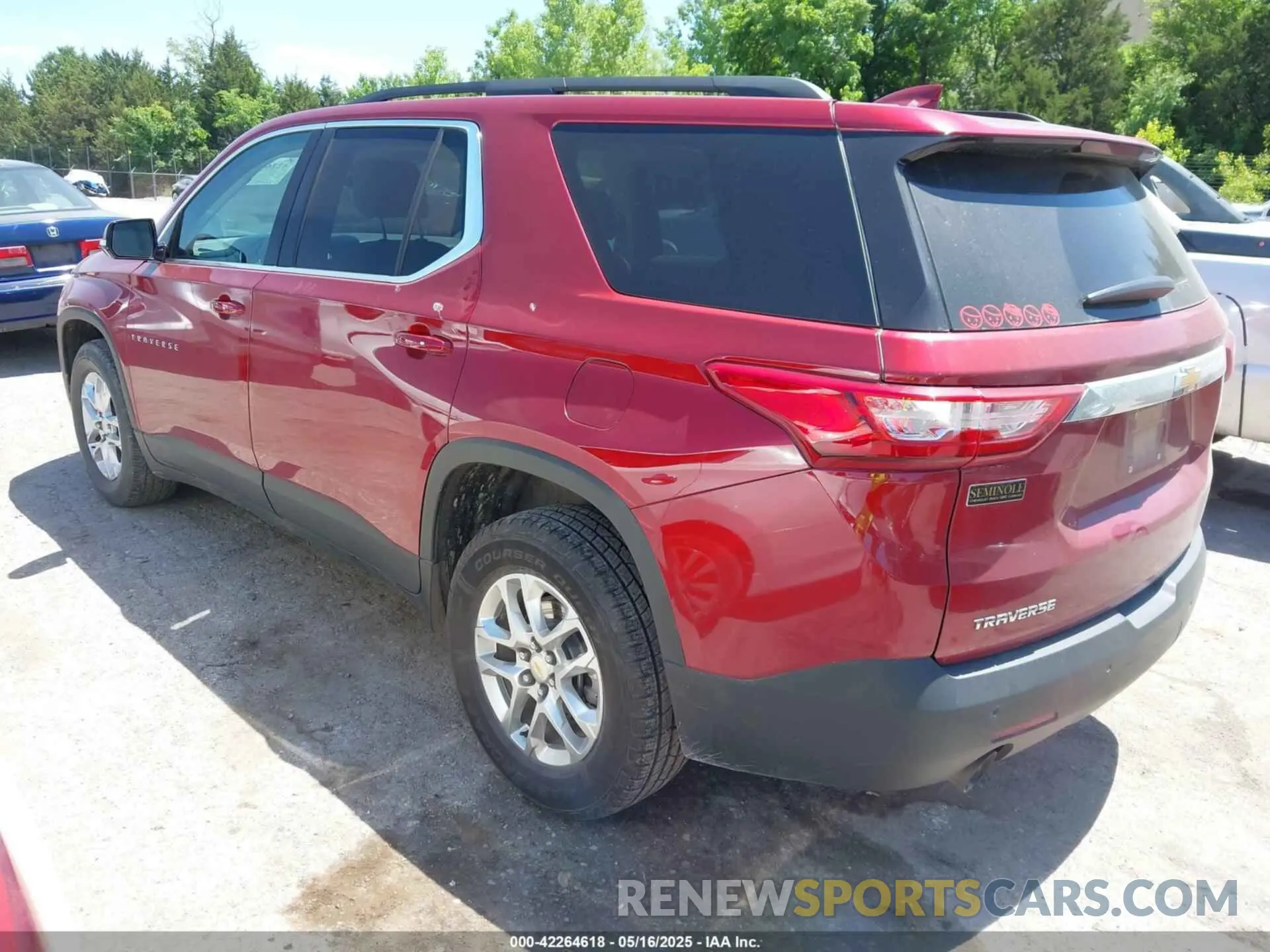 3 Photograph of a damaged car 1GNERGKW1LJ220114 CHEVROLET TRAVERSE 2020