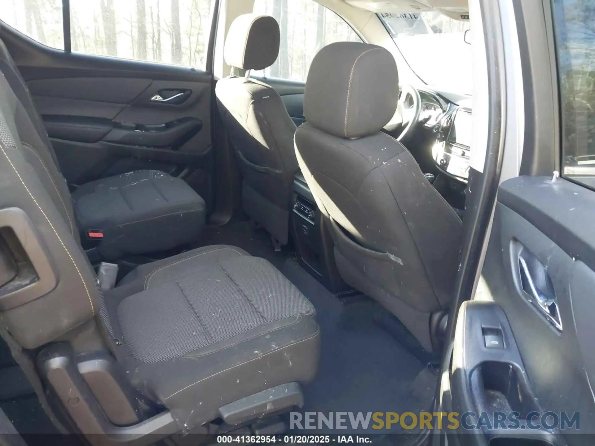 8 Фотография поврежденного автомобиля 1GNERGKW1LJ247460 CHEVROLET TRAVERSE 2020