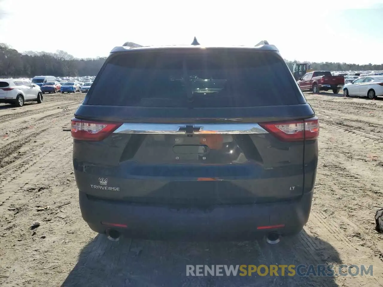 6 Photograph of a damaged car 1GNERGKW2LJ113380 CHEVROLET TRAVERSE 2020