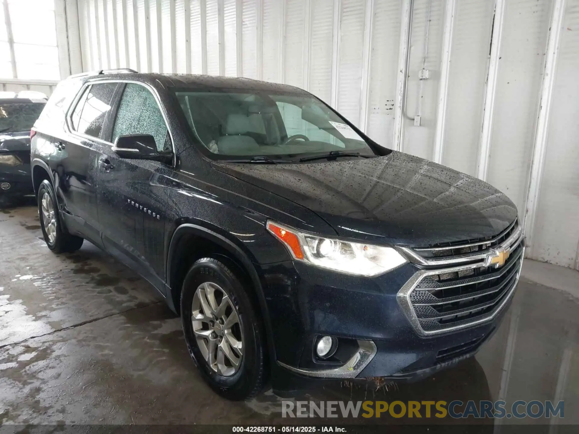 1 Фотография поврежденного автомобиля 1GNERGKW2LJ132057 CHEVROLET TRAVERSE 2020