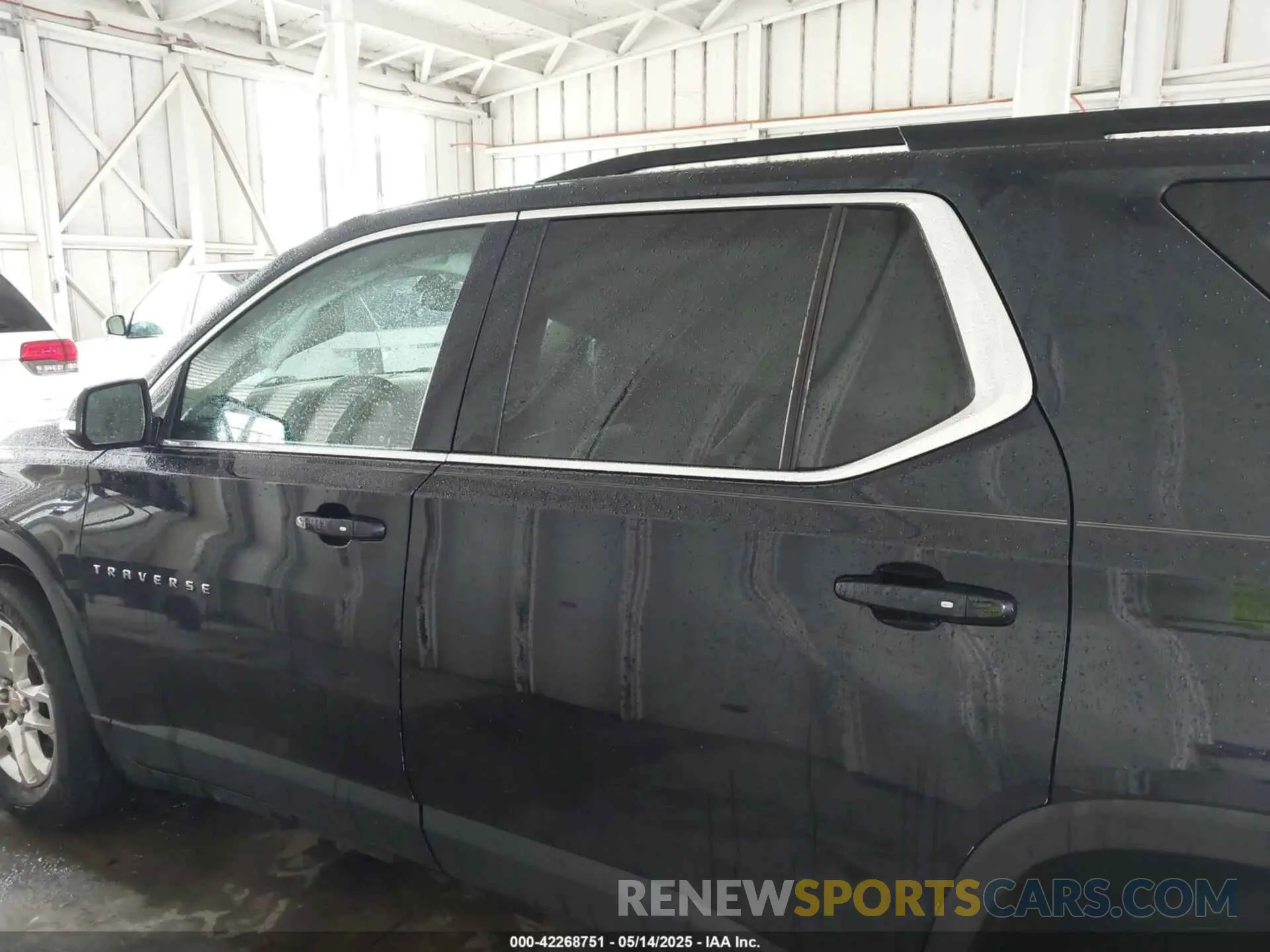 14 Фотография поврежденного автомобиля 1GNERGKW2LJ132057 CHEVROLET TRAVERSE 2020