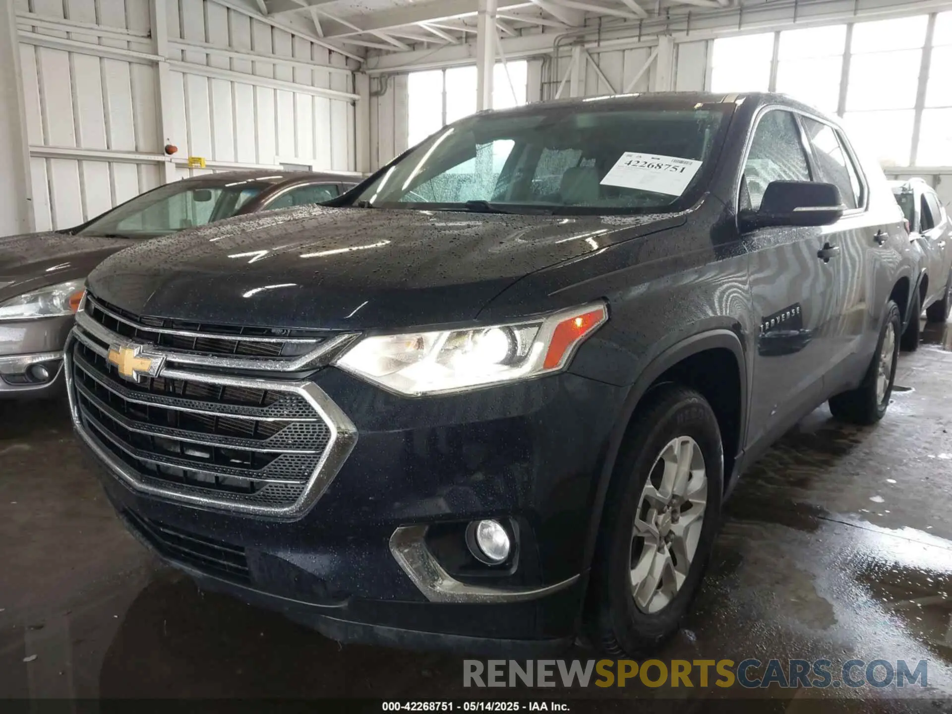 2 Фотография поврежденного автомобиля 1GNERGKW2LJ132057 CHEVROLET TRAVERSE 2020