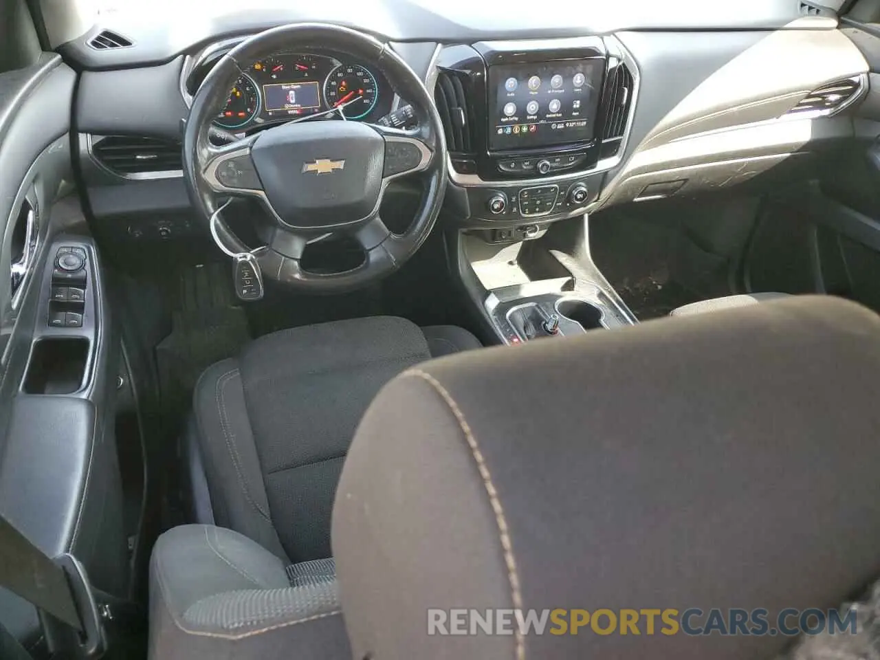 8 Фотография поврежденного автомобиля 1GNERGKW3LJ158327 CHEVROLET TRAVERSE 2020