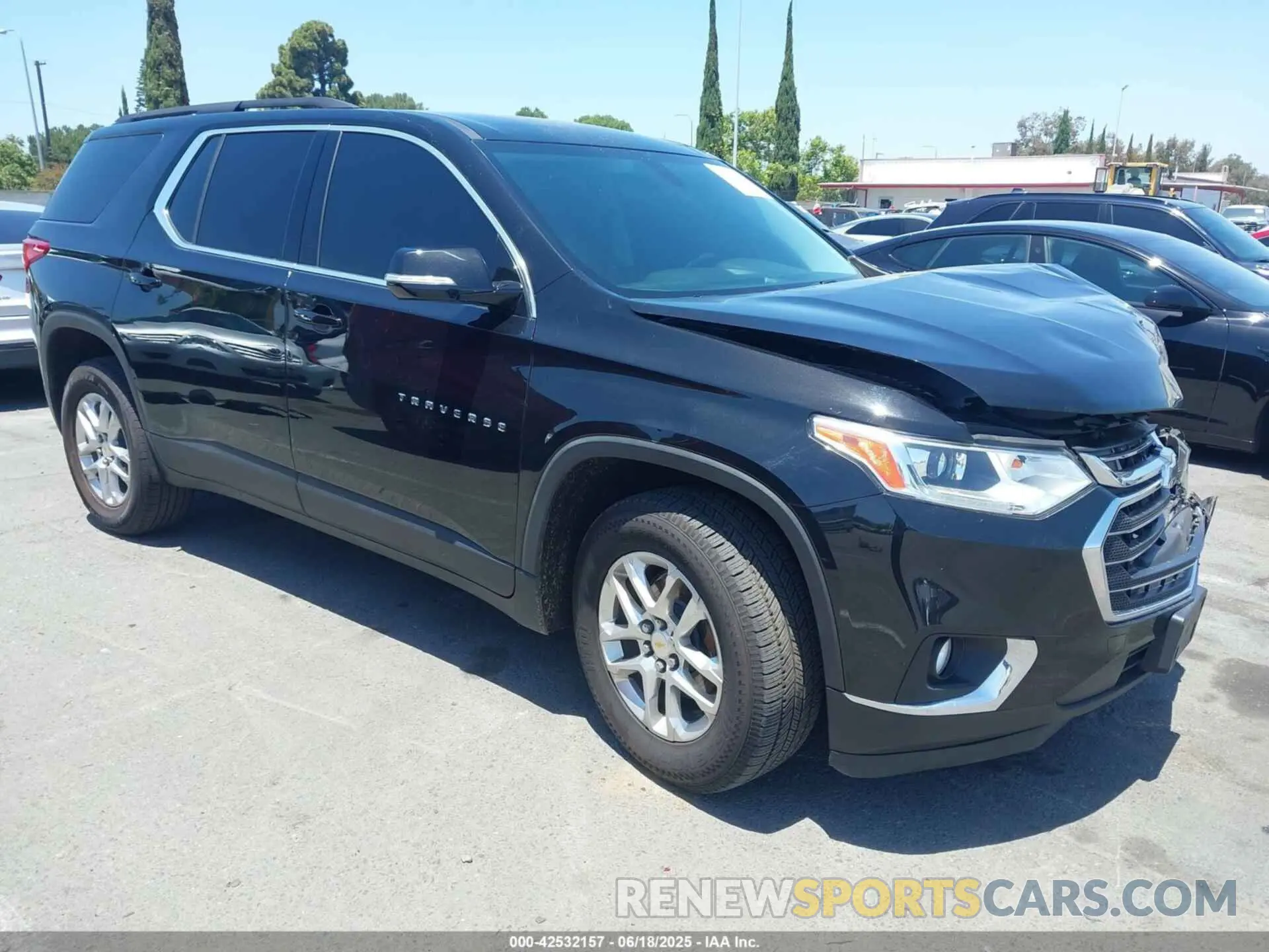 1 Photograph of a damaged car 1GNERGKW3LJ236573 CHEVROLET TRAVERSE 2020