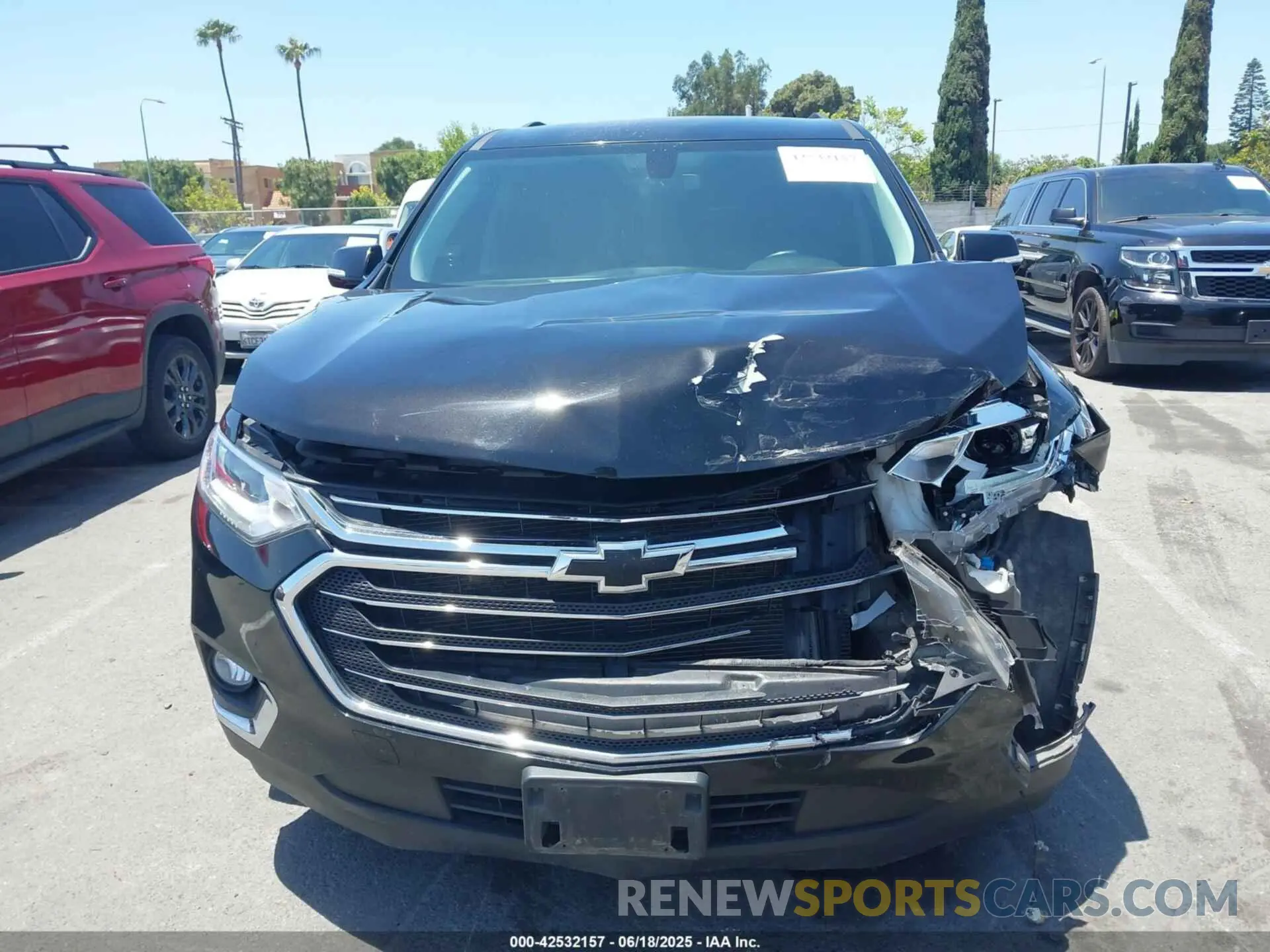 12 Photograph of a damaged car 1GNERGKW3LJ236573 CHEVROLET TRAVERSE 2020