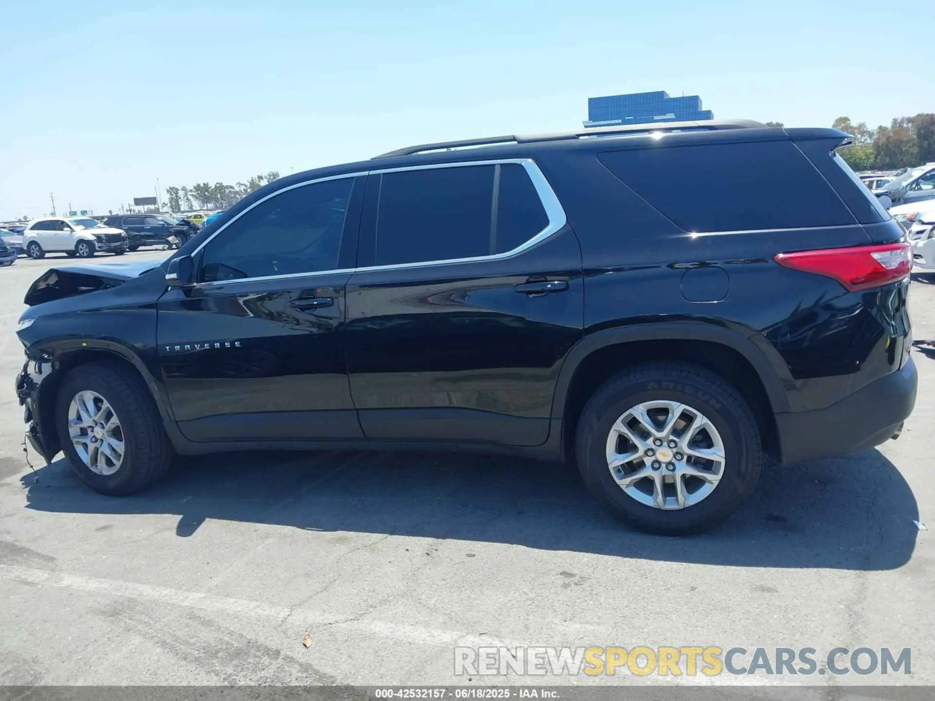14 Photograph of a damaged car 1GNERGKW3LJ236573 CHEVROLET TRAVERSE 2020