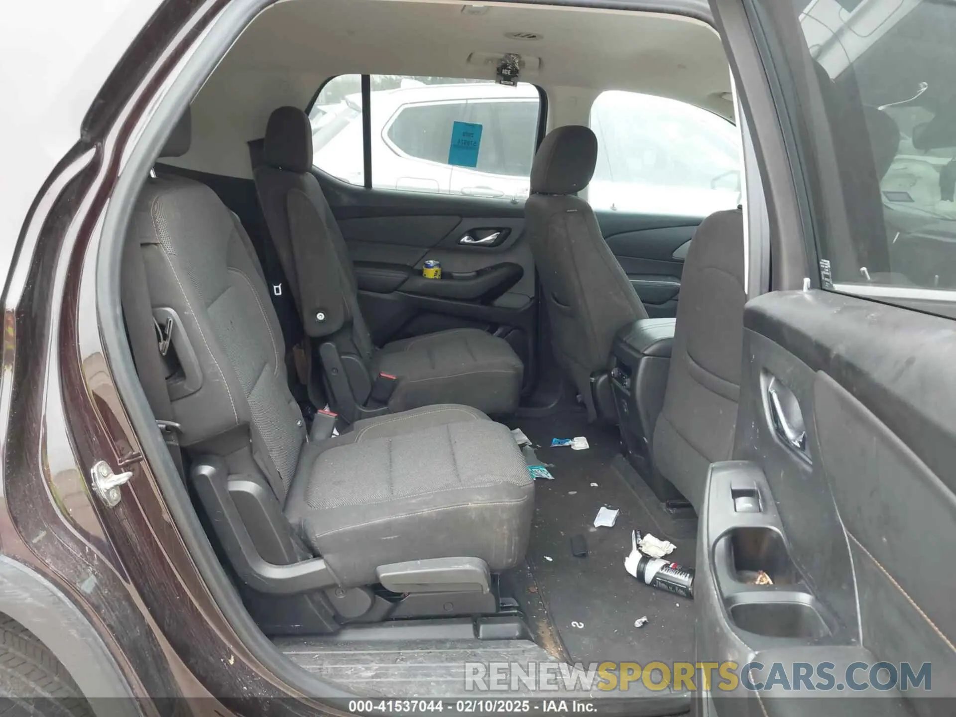 8 Photograph of a damaged car 1GNERGKW4LJ242396 CHEVROLET TRAVERSE 2020
