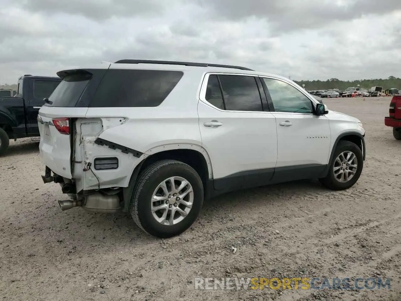 3 Фотография поврежденного автомобиля 1GNERGKW5LJ201095 CHEVROLET TRAVERSE 2020