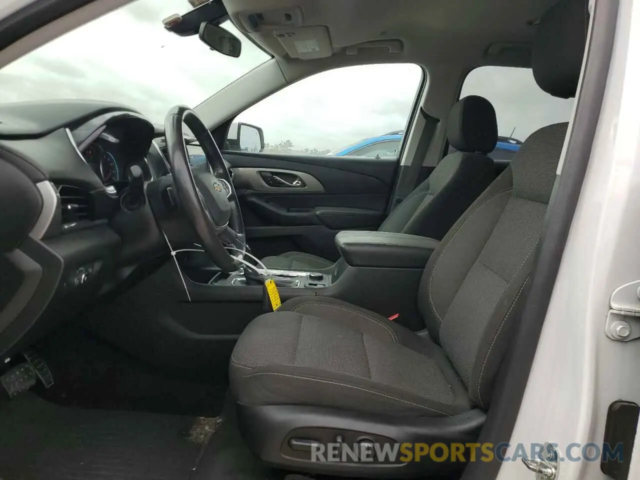 7 Фотография поврежденного автомобиля 1GNERGKW5LJ201095 CHEVROLET TRAVERSE 2020