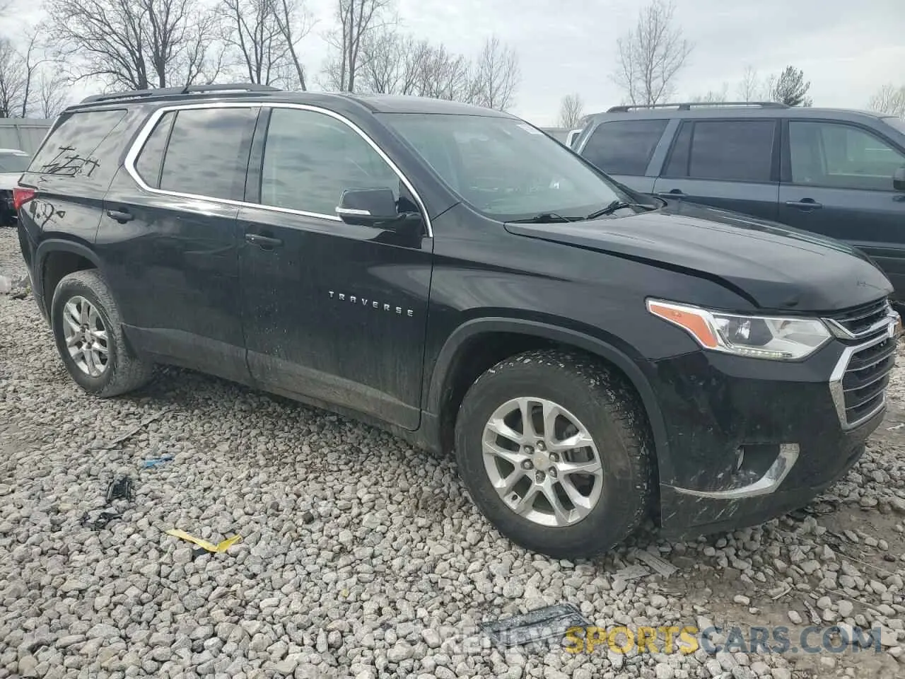 4 Photograph of a damaged car 1GNERGKW5LJ221492 CHEVROLET TRAVERSE 2020