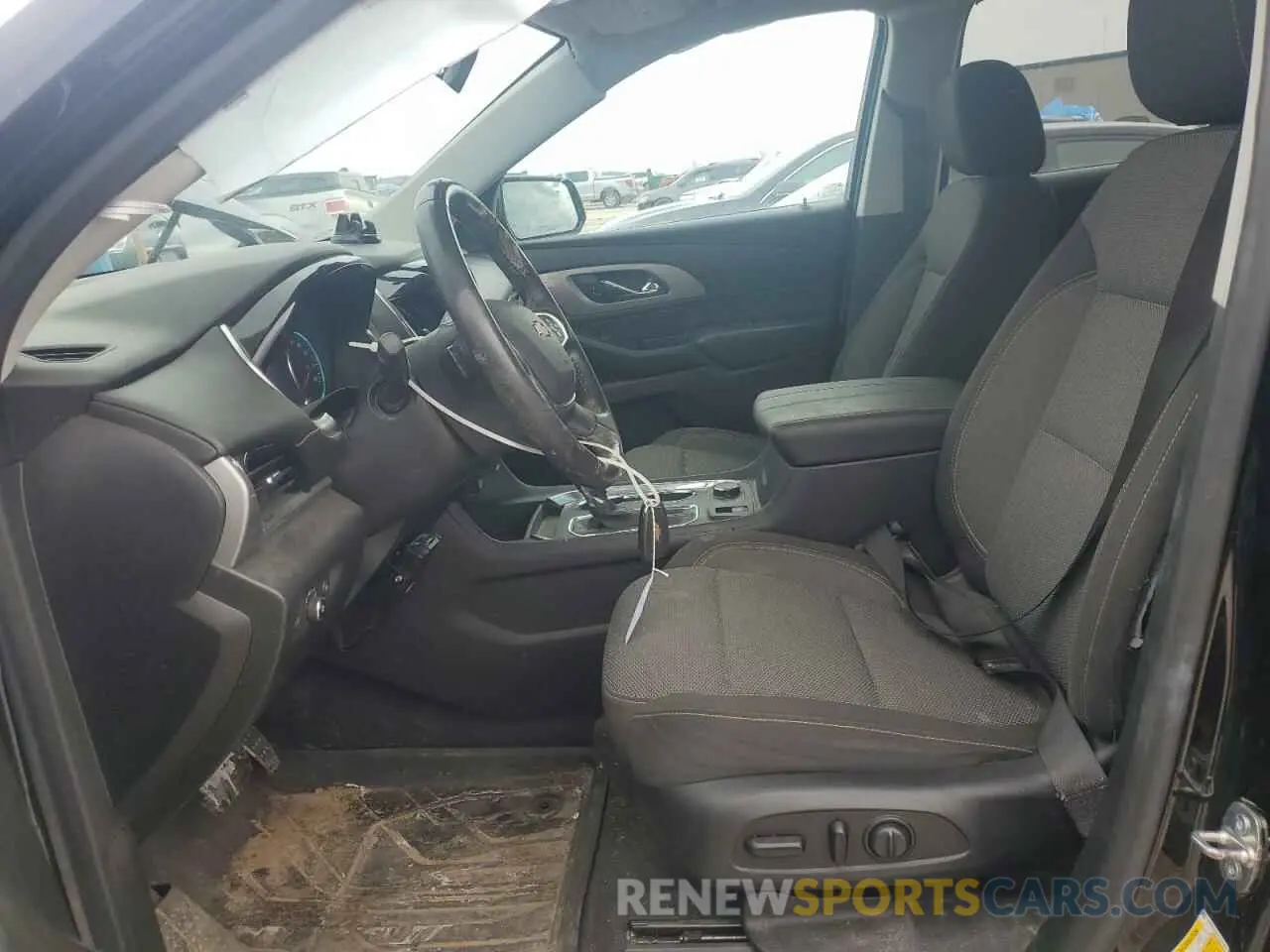 7 Photograph of a damaged car 1GNERGKW5LJ221492 CHEVROLET TRAVERSE 2020