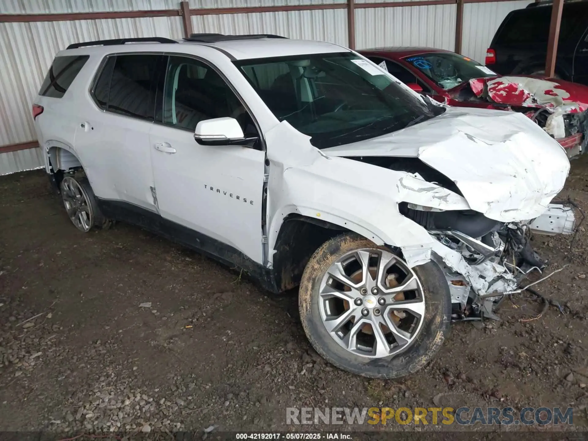 1 Photograph of a damaged car 1GNERGKW5LJ305571 CHEVROLET TRAVERSE 2020