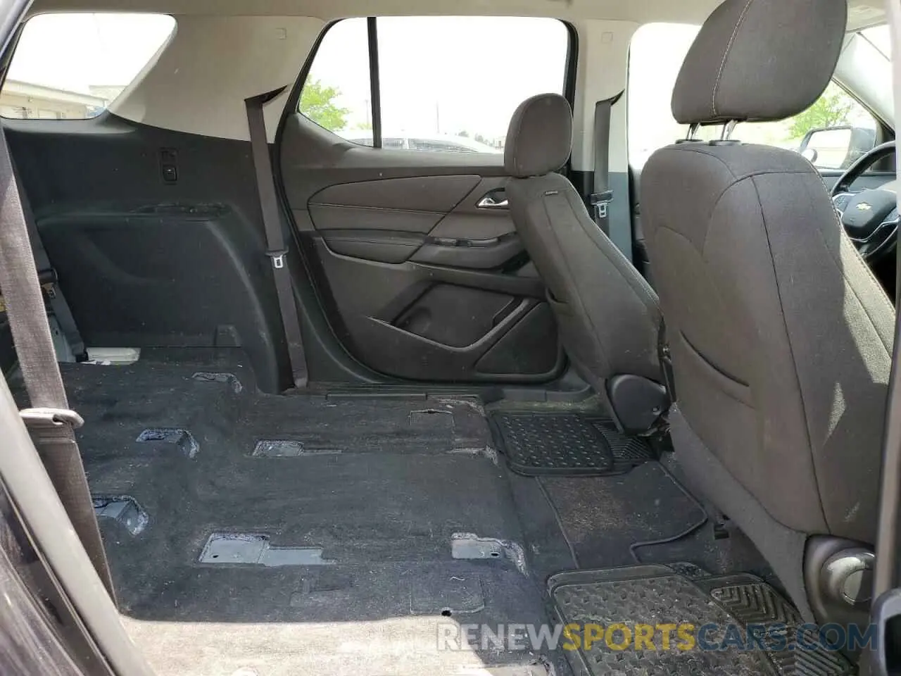 11 Photograph of a damaged car 1GNERGKW6LJ100776 CHEVROLET TRAVERSE 2020