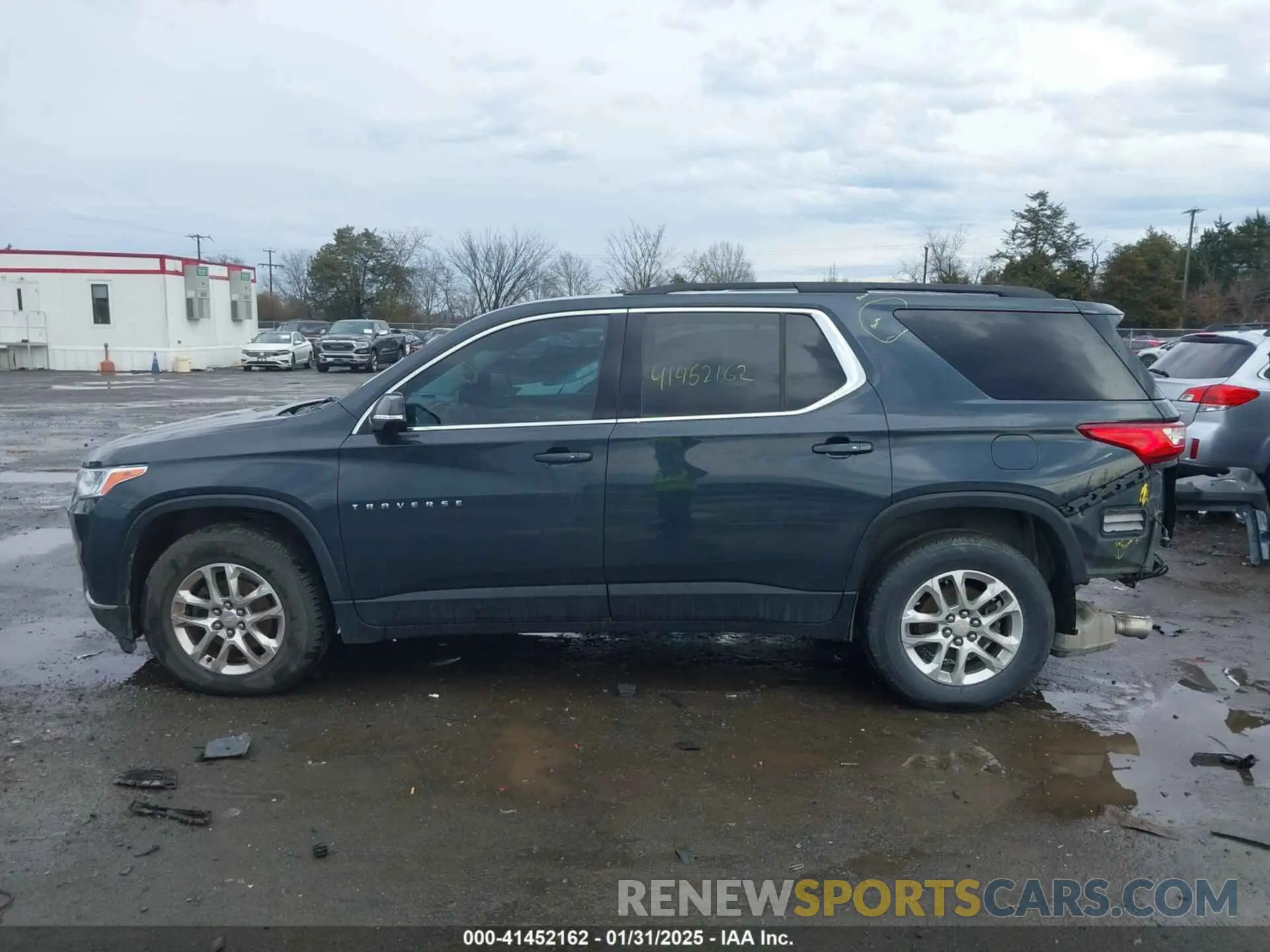 14 Photograph of a damaged car 1GNERGKW6LJ206080 CHEVROLET TRAVERSE 2020