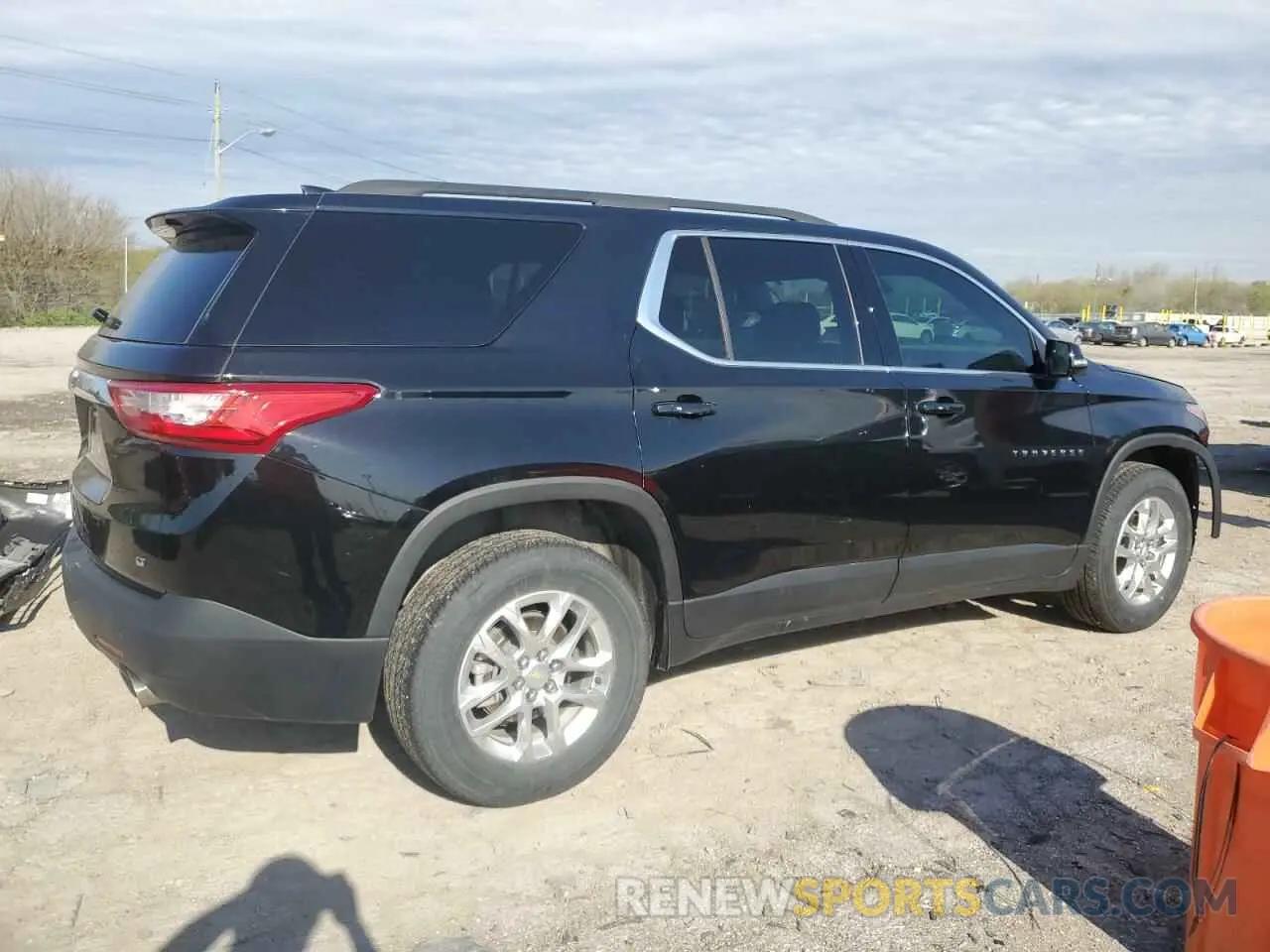 3 Photograph of a damaged car 1GNERGKW6LJ306163 CHEVROLET TRAVERSE 2020