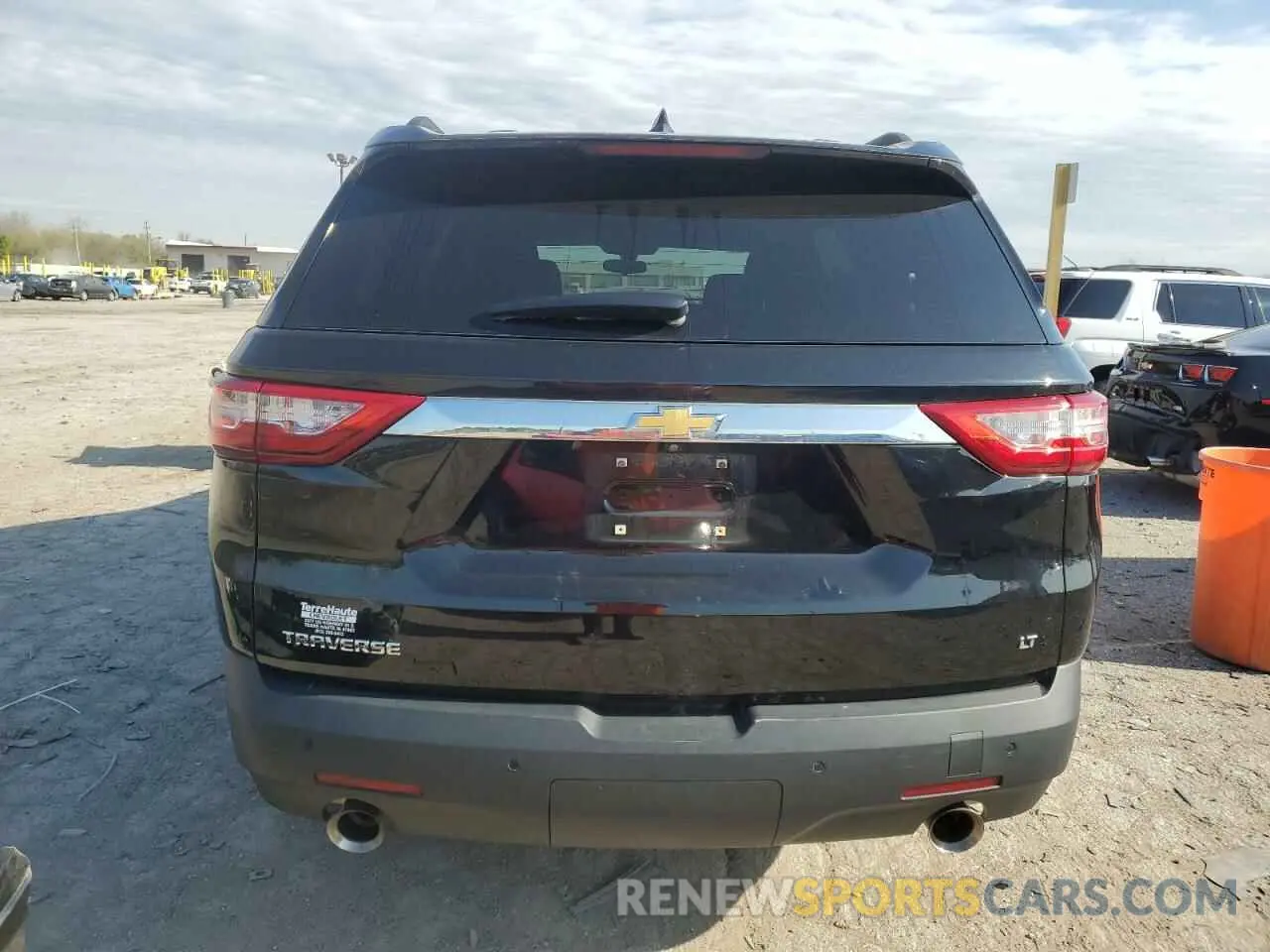 6 Photograph of a damaged car 1GNERGKW6LJ306163 CHEVROLET TRAVERSE 2020