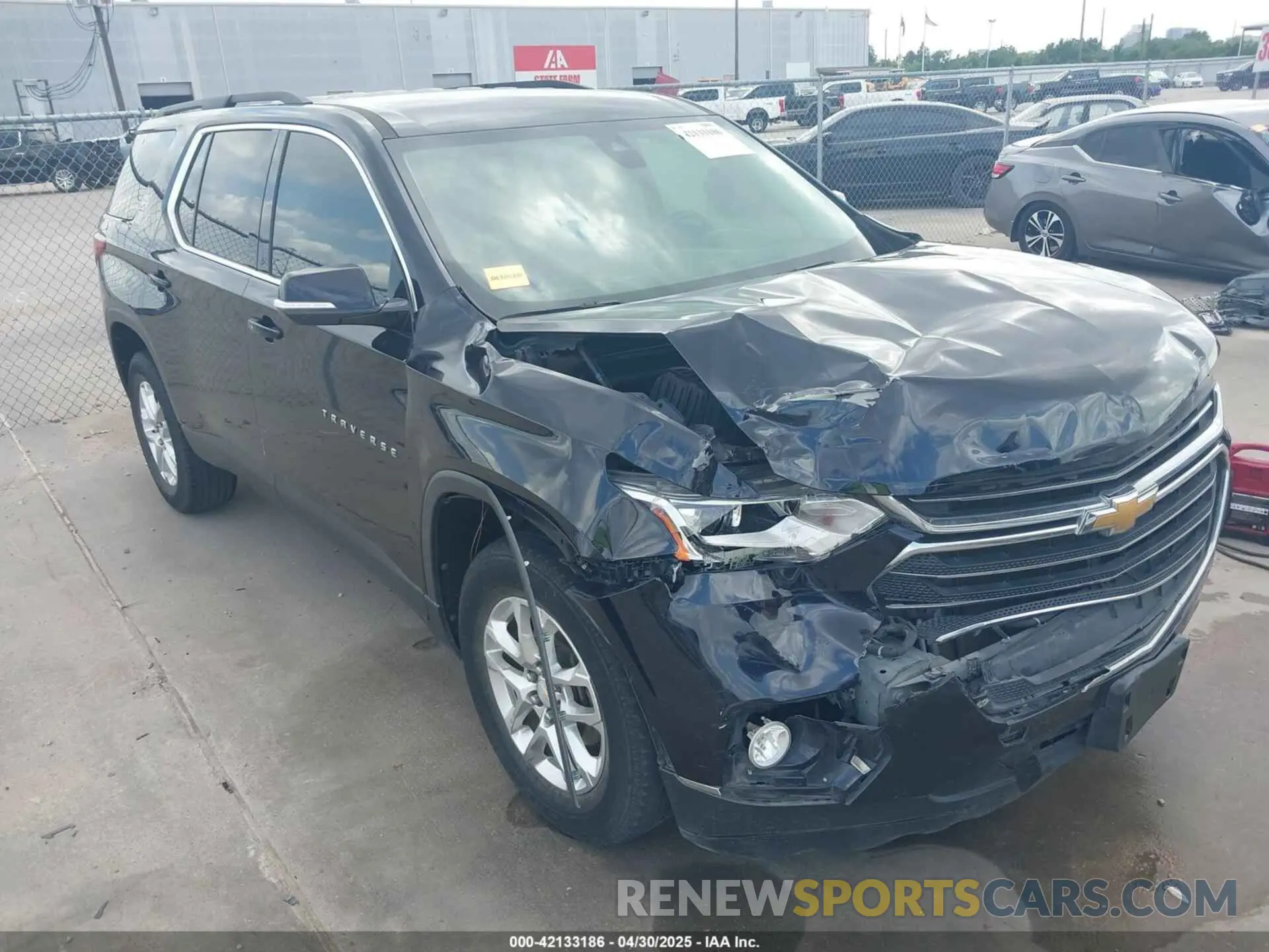 1 Photograph of a damaged car 1GNERGKW7LJ153664 CHEVROLET TRAVERSE 2020