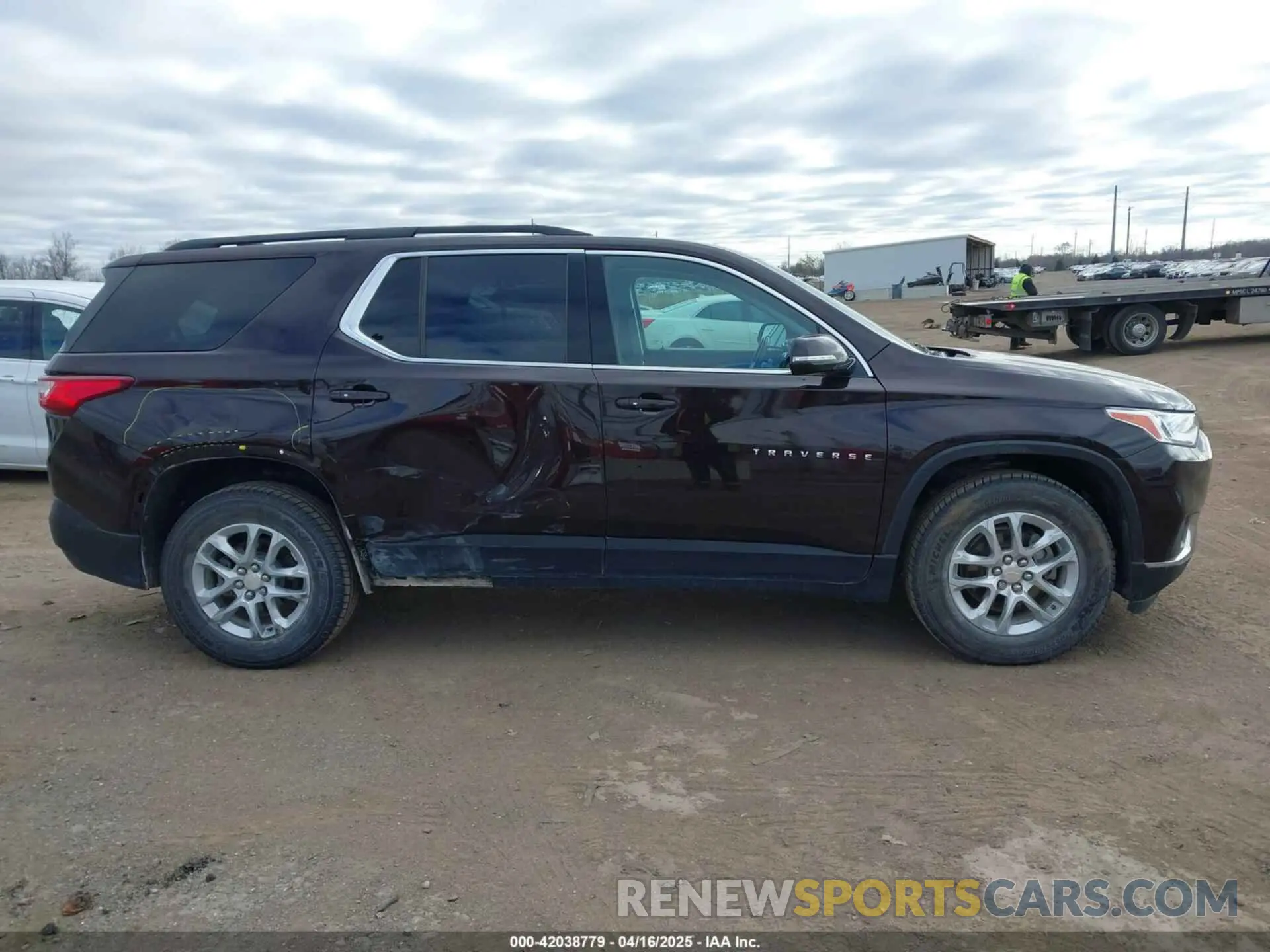 14 Photograph of a damaged car 1GNERGKW7LJ162655 CHEVROLET TRAVERSE 2020