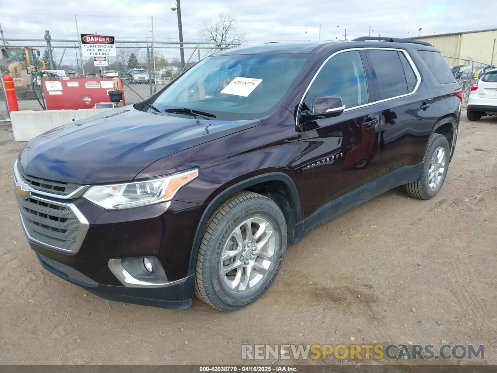2 Photograph of a damaged car 1GNERGKW7LJ162655 CHEVROLET TRAVERSE 2020