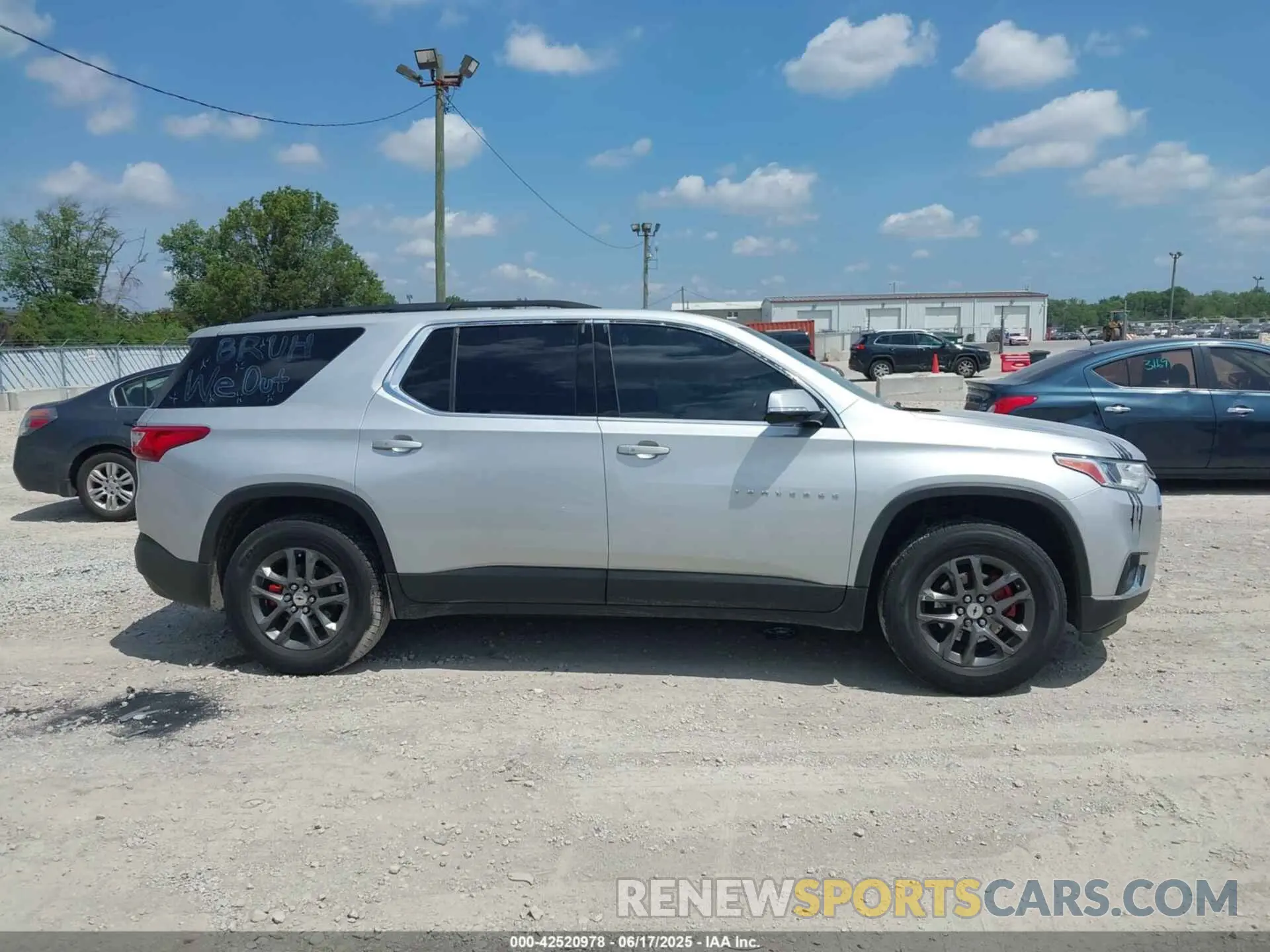 13 Photograph of a damaged car 1GNERGKW7LJ191749 CHEVROLET TRAVERSE 2020