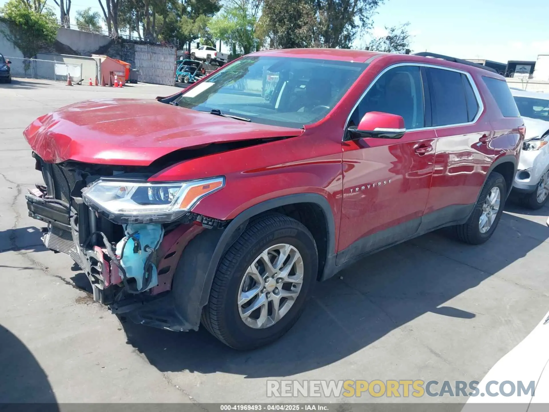 2 Фотография поврежденного автомобиля 1GNERGKW7LJ256535 CHEVROLET TRAVERSE 2020