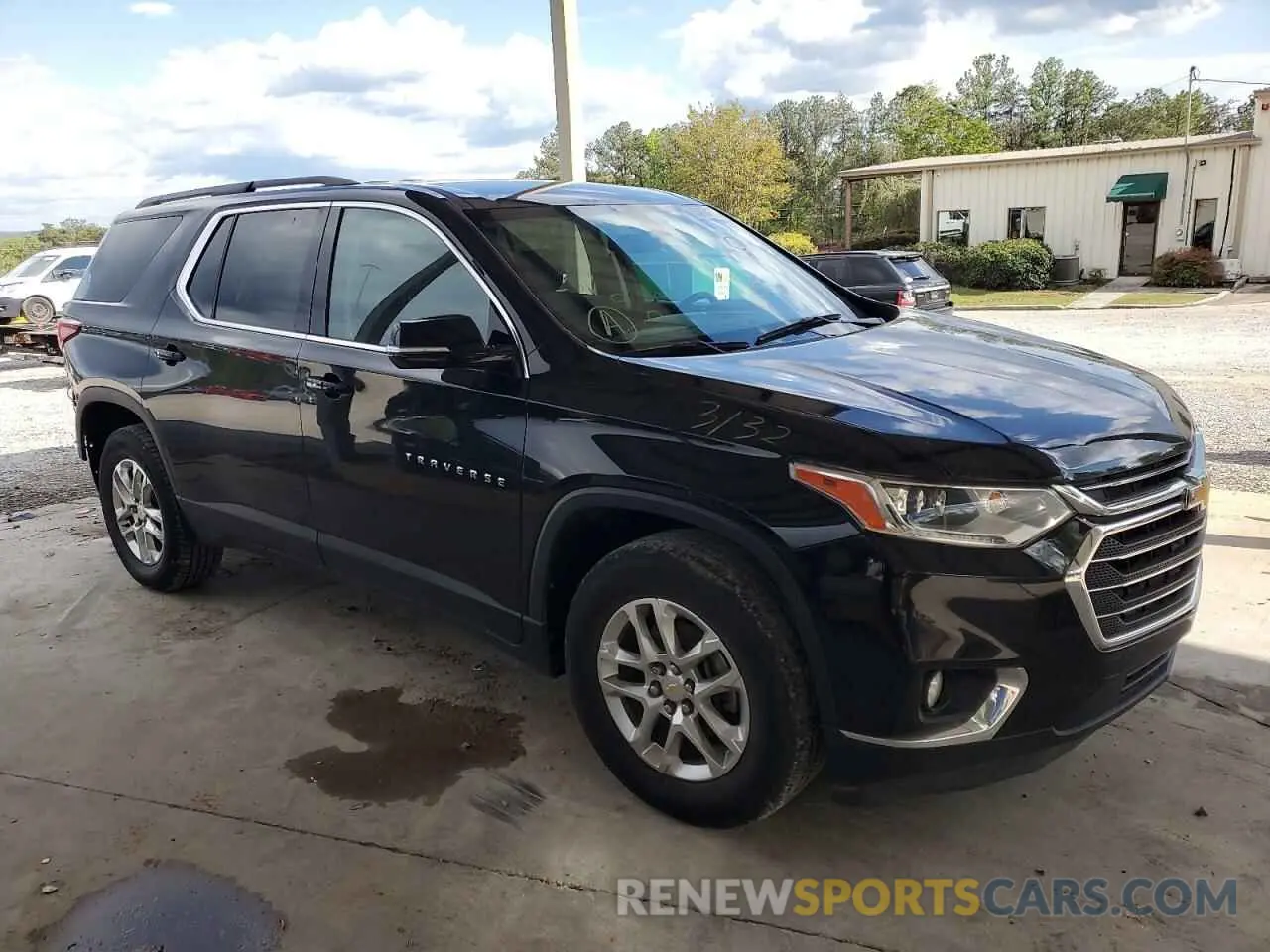 4 Photograph of a damaged car 1GNERGKW7LJ258883 CHEVROLET TRAVERSE 2020