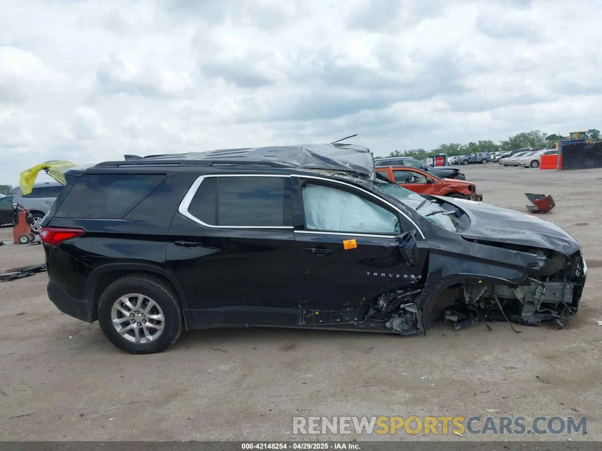 13 Photograph of a damaged car 1GNERGKW7LJ285436 CHEVROLET TRAVERSE 2020
