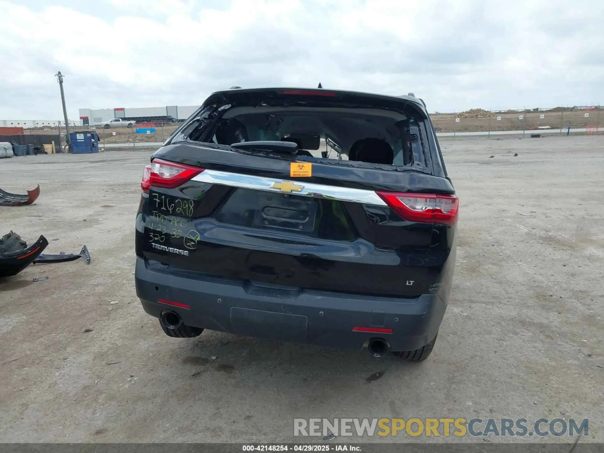 16 Photograph of a damaged car 1GNERGKW7LJ285436 CHEVROLET TRAVERSE 2020