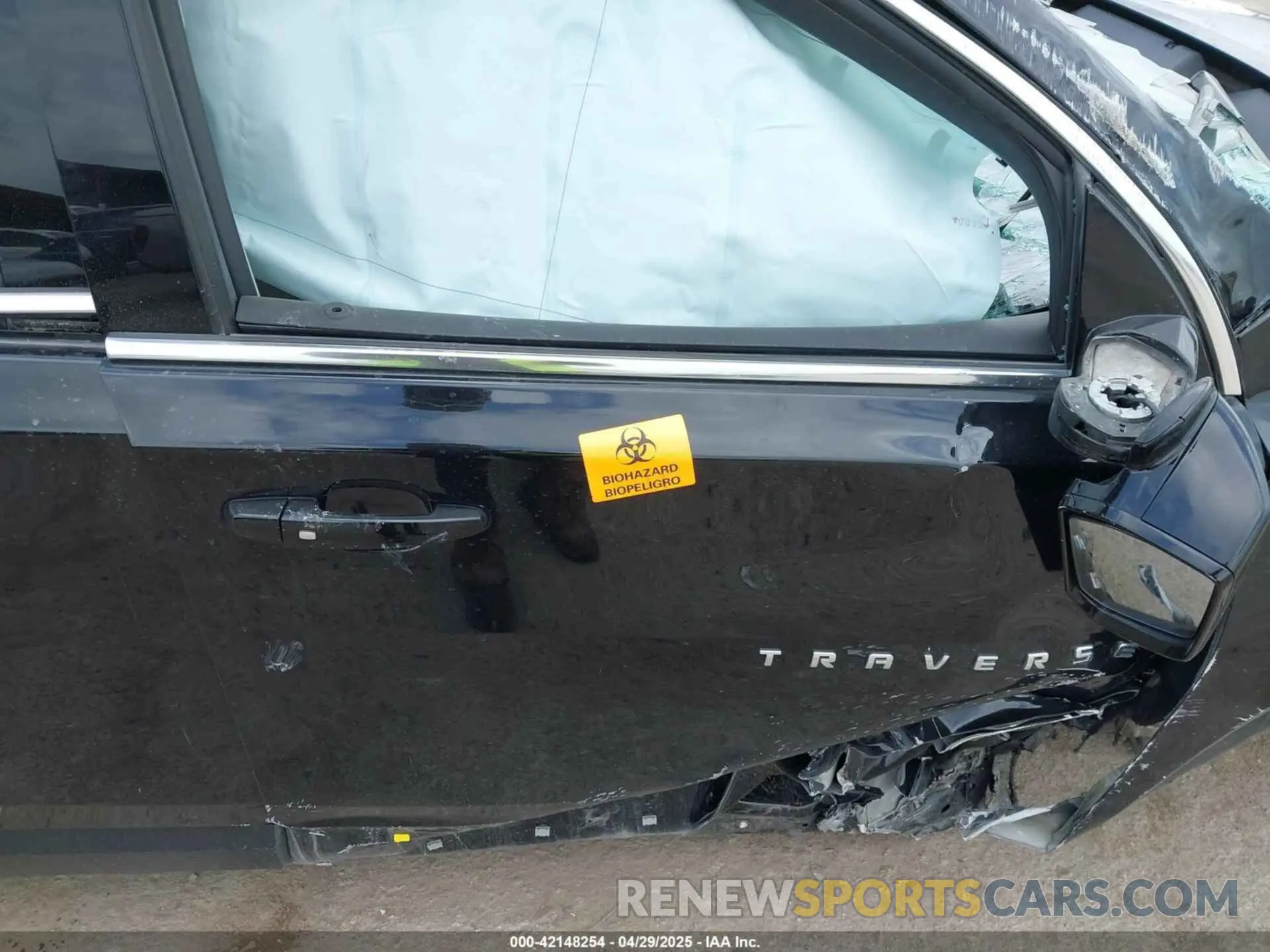 5 Photograph of a damaged car 1GNERGKW7LJ285436 CHEVROLET TRAVERSE 2020