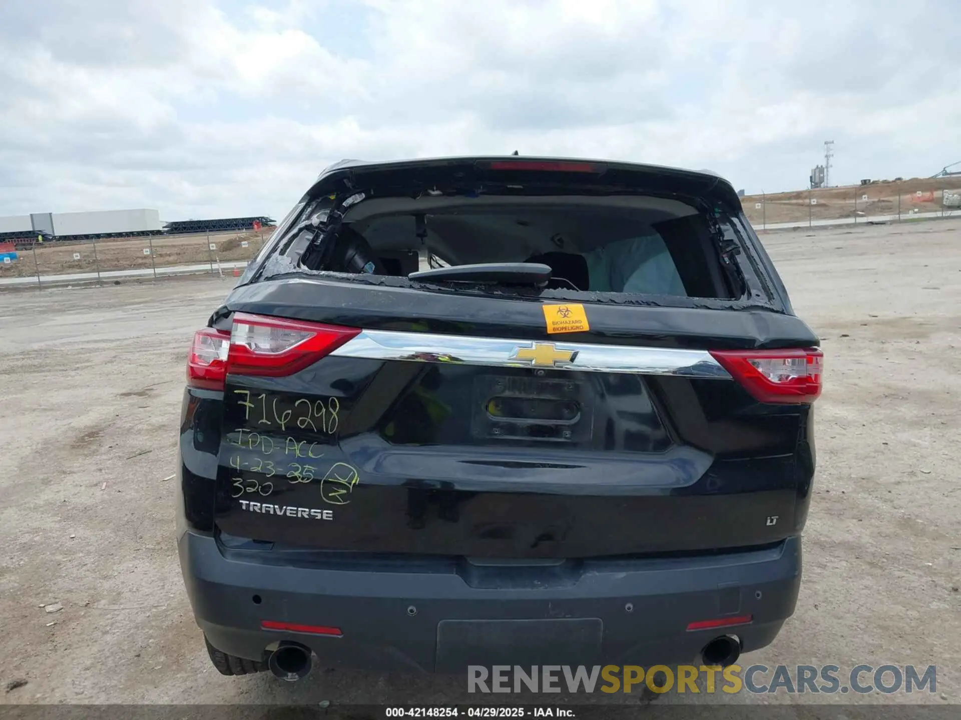 6 Photograph of a damaged car 1GNERGKW7LJ285436 CHEVROLET TRAVERSE 2020