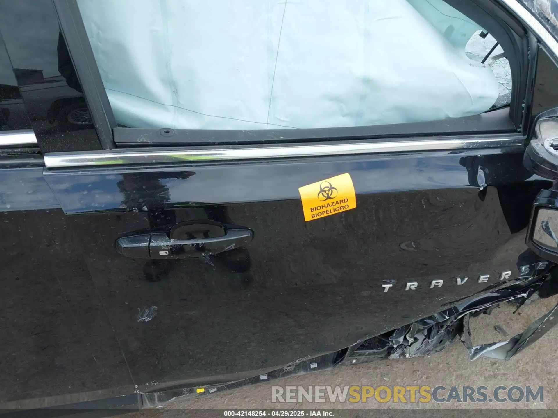 8 Photograph of a damaged car 1GNERGKW7LJ285436 CHEVROLET TRAVERSE 2020