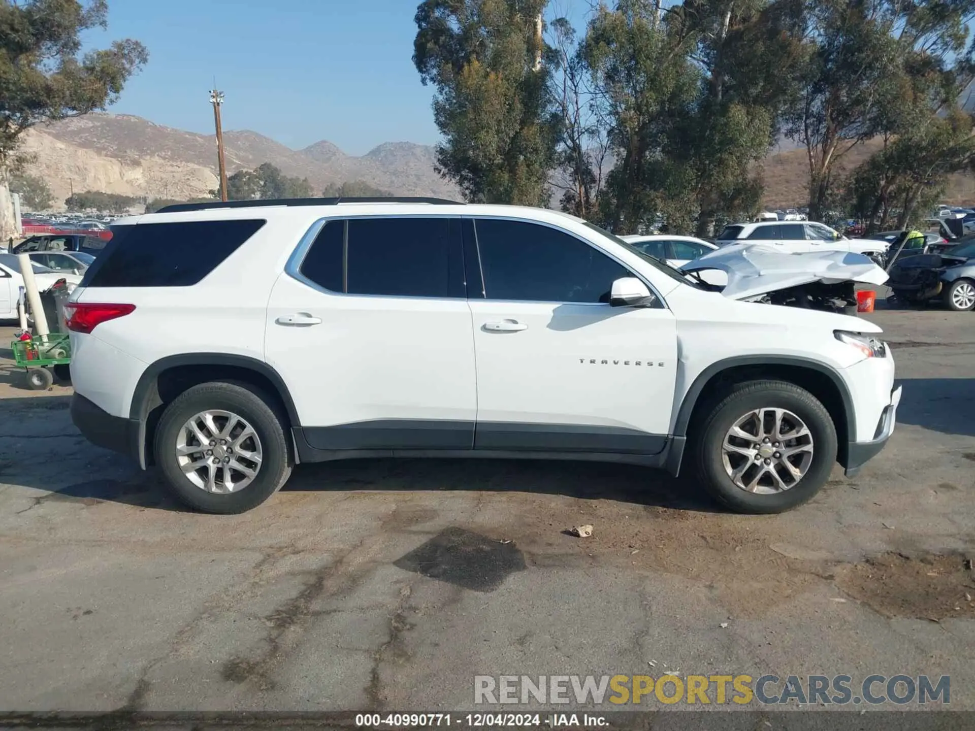 13 Фотография поврежденного автомобиля 1GNERGKW7LJ315597 CHEVROLET TRAVERSE 2020