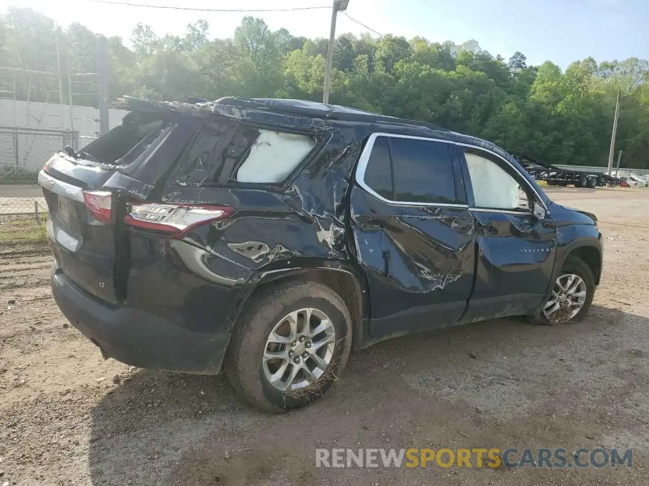 3 Photograph of a damaged car 1GNERGKW8LJ121807 CHEVROLET TRAVERSE 2020