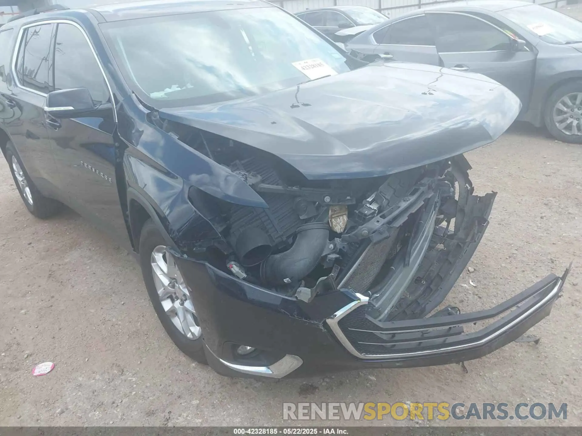18 Photograph of a damaged car 1GNERGKW8LJ137974 CHEVROLET TRAVERSE 2020