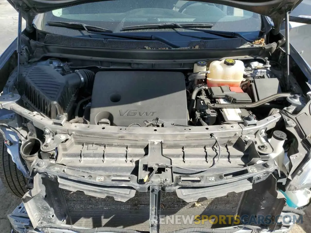 12 Photograph of a damaged car 1GNERGKW8LJ282450 CHEVROLET TRAVERSE 2020