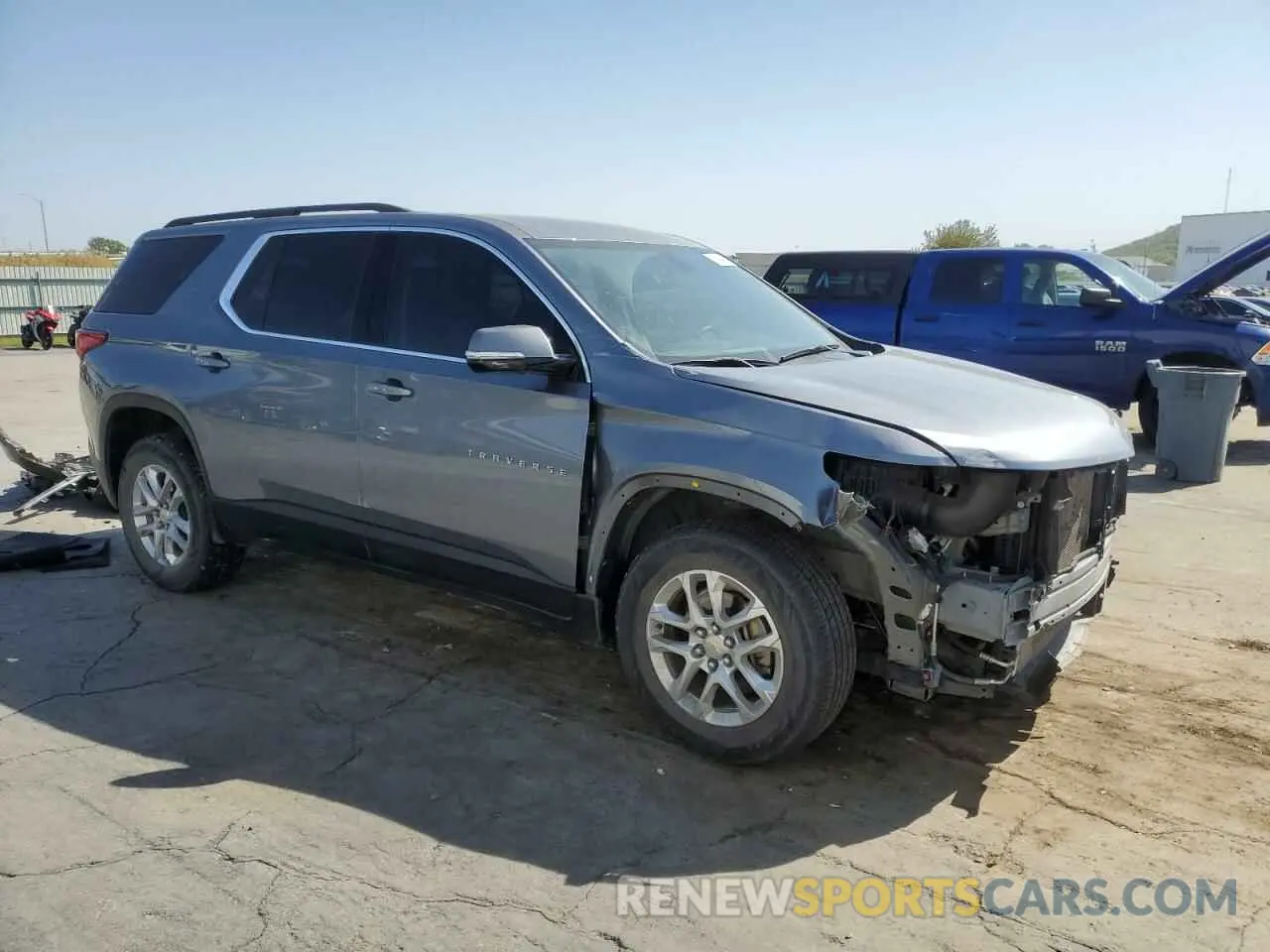 4 Photograph of a damaged car 1GNERGKW8LJ282450 CHEVROLET TRAVERSE 2020