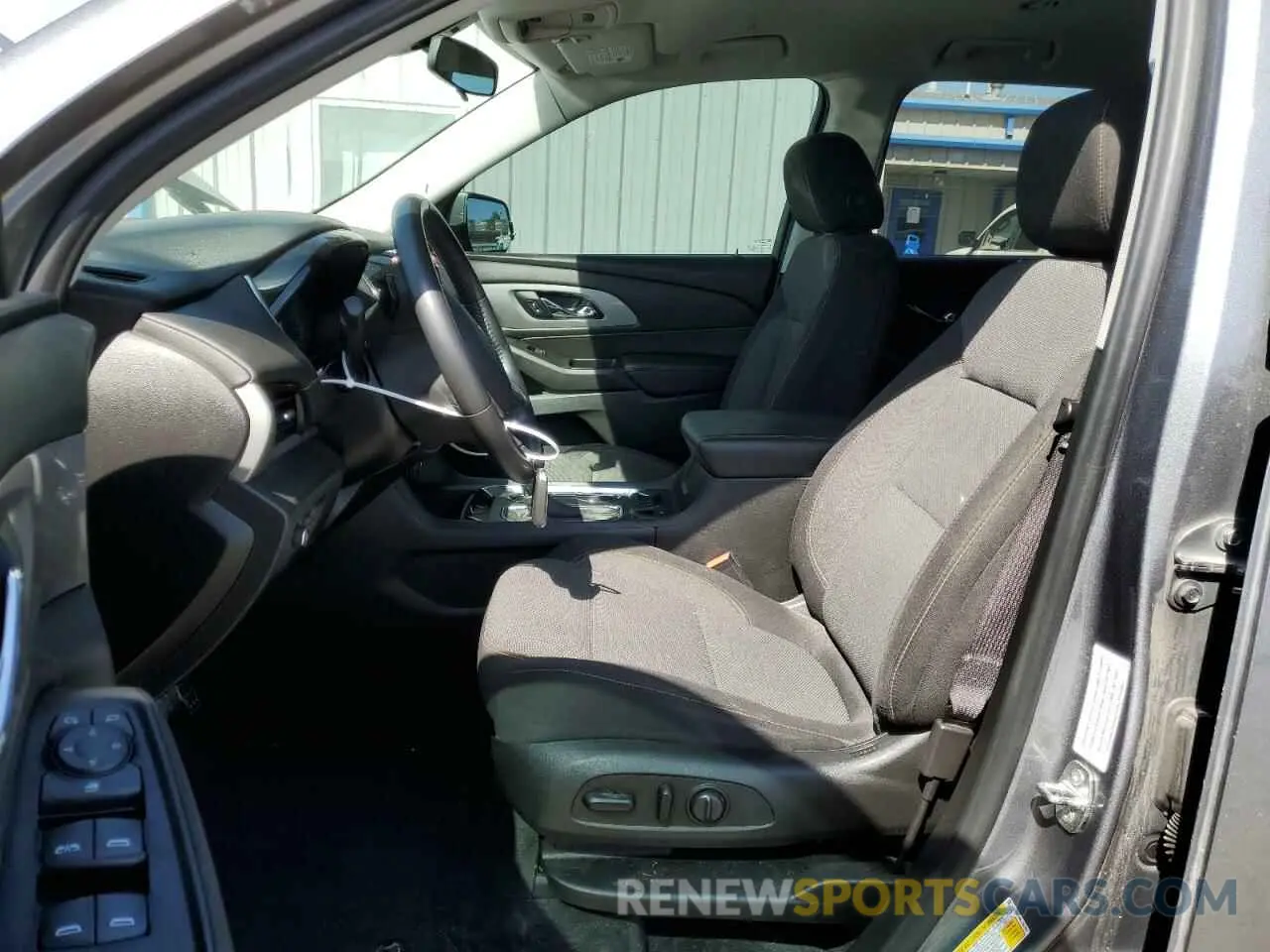 7 Photograph of a damaged car 1GNERGKW8LJ282450 CHEVROLET TRAVERSE 2020