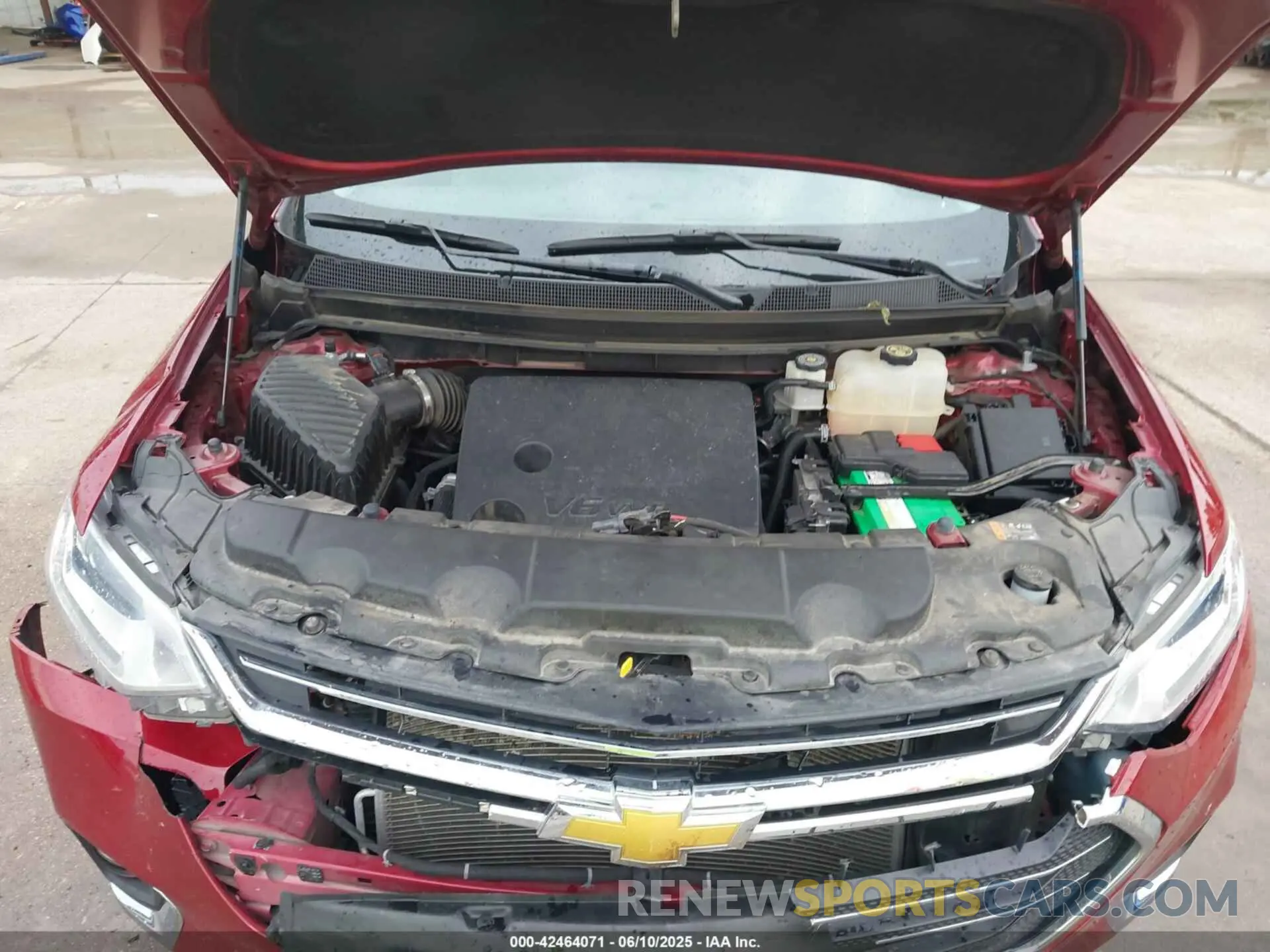10 Photograph of a damaged car 1GNERGKW9LJ185466 CHEVROLET TRAVERSE 2020