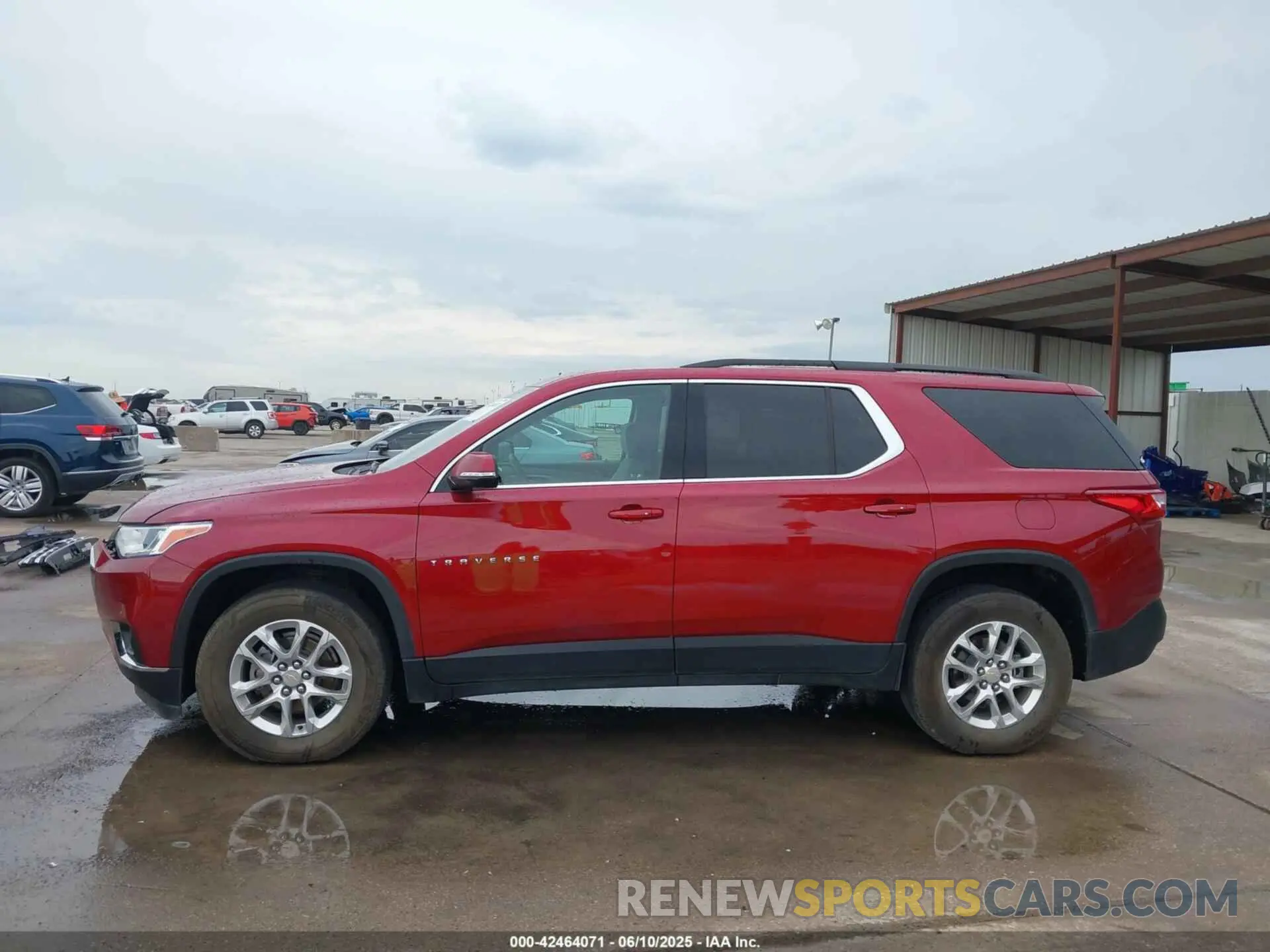 14 Photograph of a damaged car 1GNERGKW9LJ185466 CHEVROLET TRAVERSE 2020