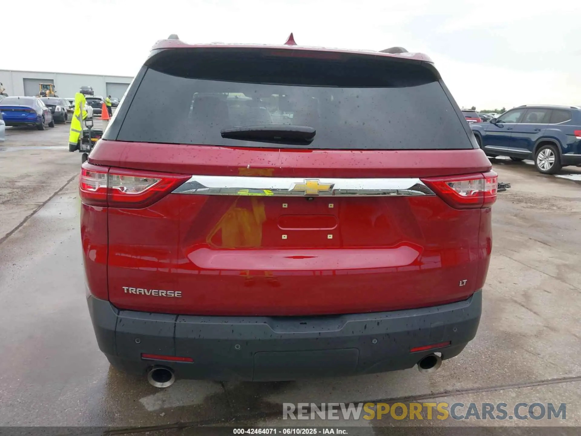 16 Photograph of a damaged car 1GNERGKW9LJ185466 CHEVROLET TRAVERSE 2020