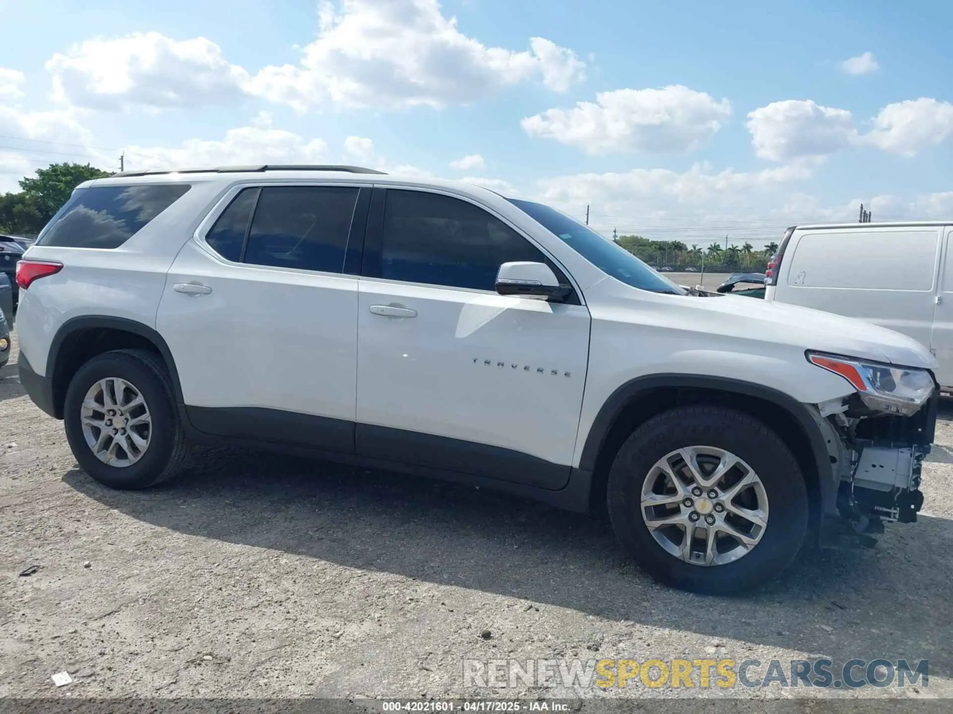 14 Фотография поврежденного автомобиля 1GNERGKW9LJ248386 CHEVROLET TRAVERSE 2020
