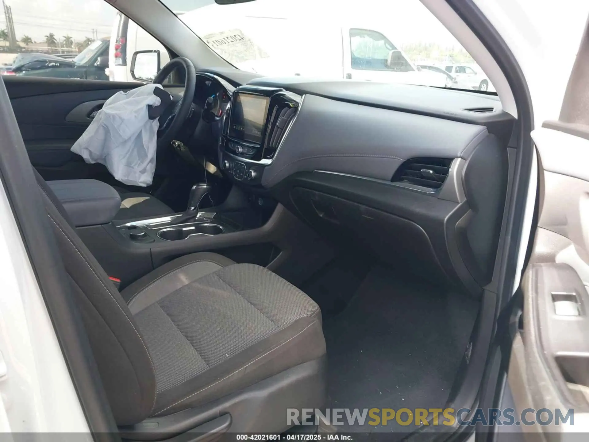 5 Фотография поврежденного автомобиля 1GNERGKW9LJ248386 CHEVROLET TRAVERSE 2020