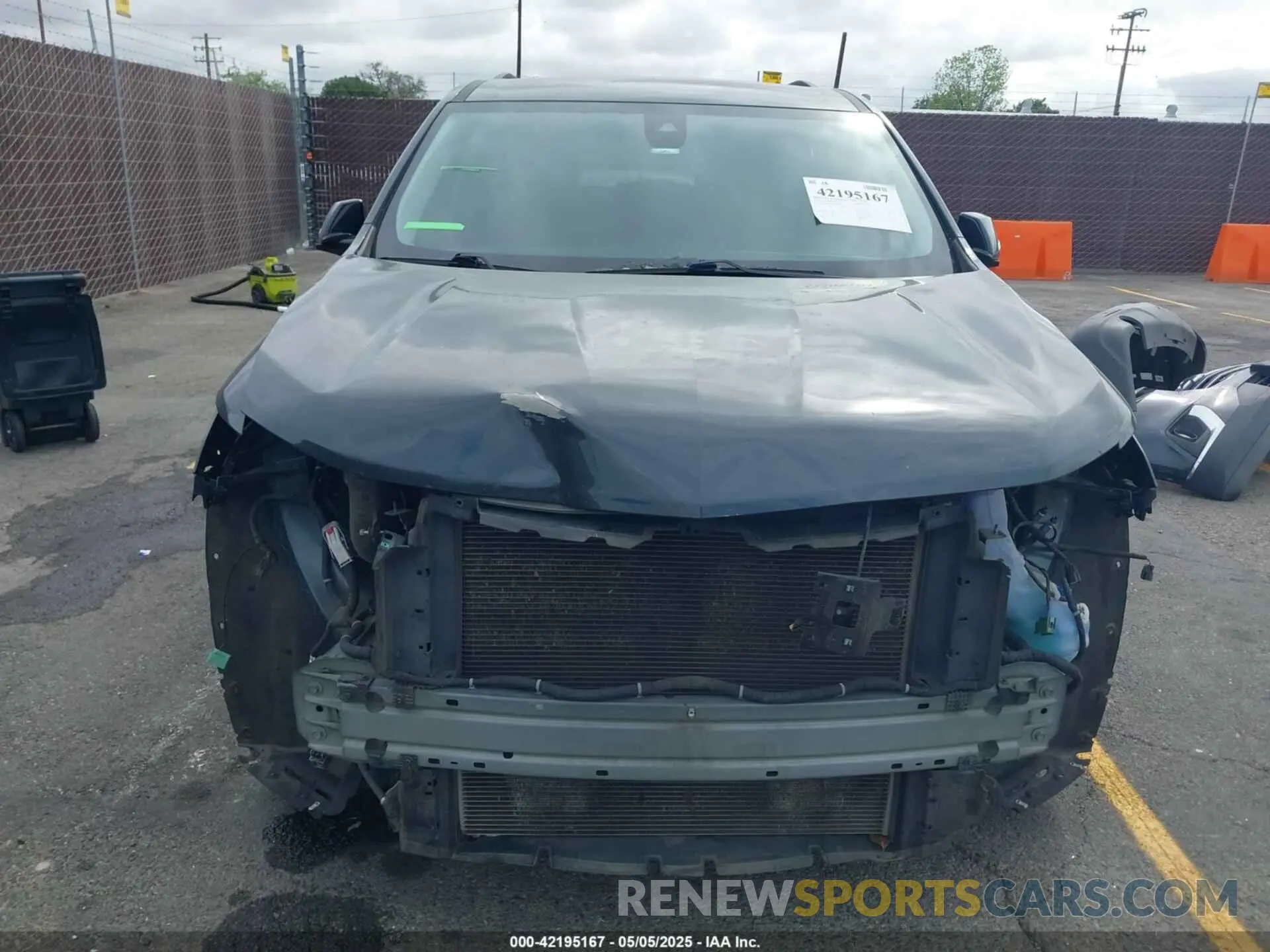 13 Photograph of a damaged car 1GNERGKWXLJ119704 CHEVROLET TRAVERSE 2020