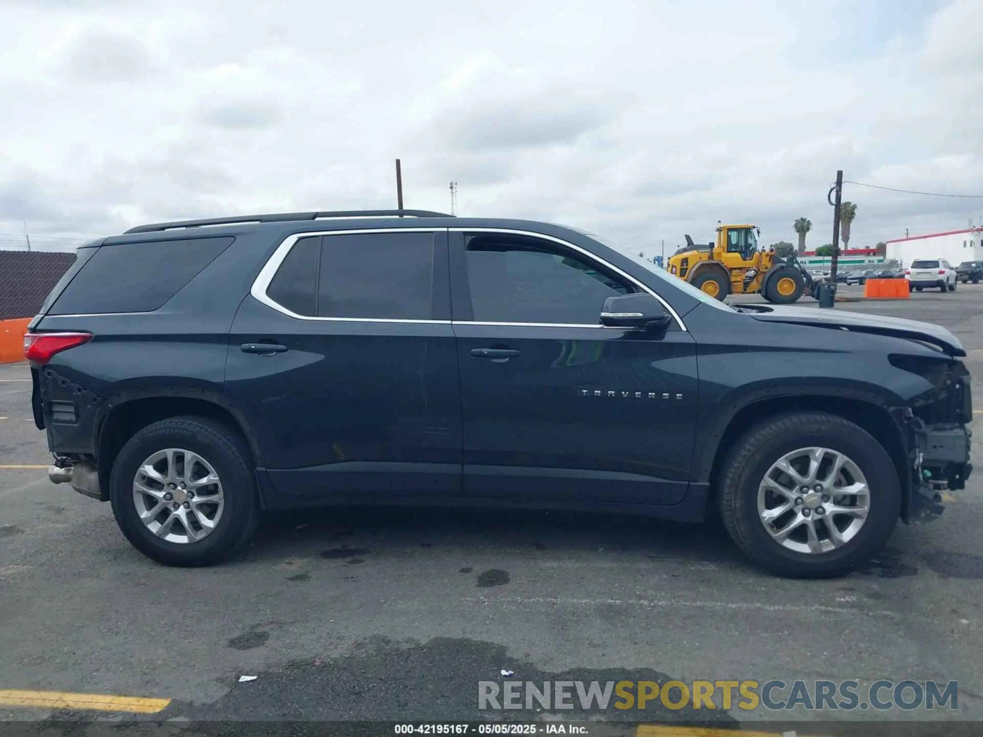 14 Photograph of a damaged car 1GNERGKWXLJ119704 CHEVROLET TRAVERSE 2020