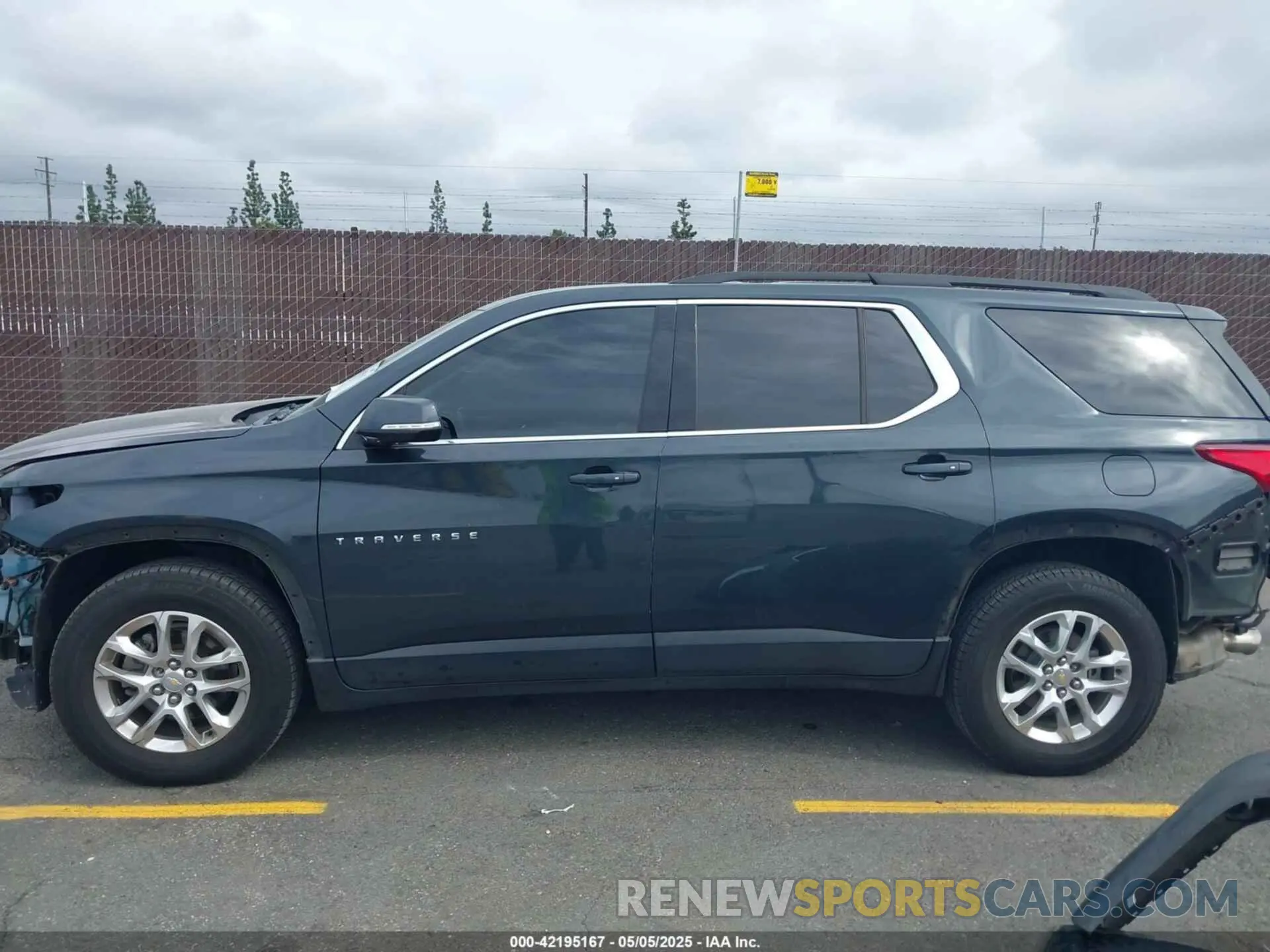 15 Photograph of a damaged car 1GNERGKWXLJ119704 CHEVROLET TRAVERSE 2020