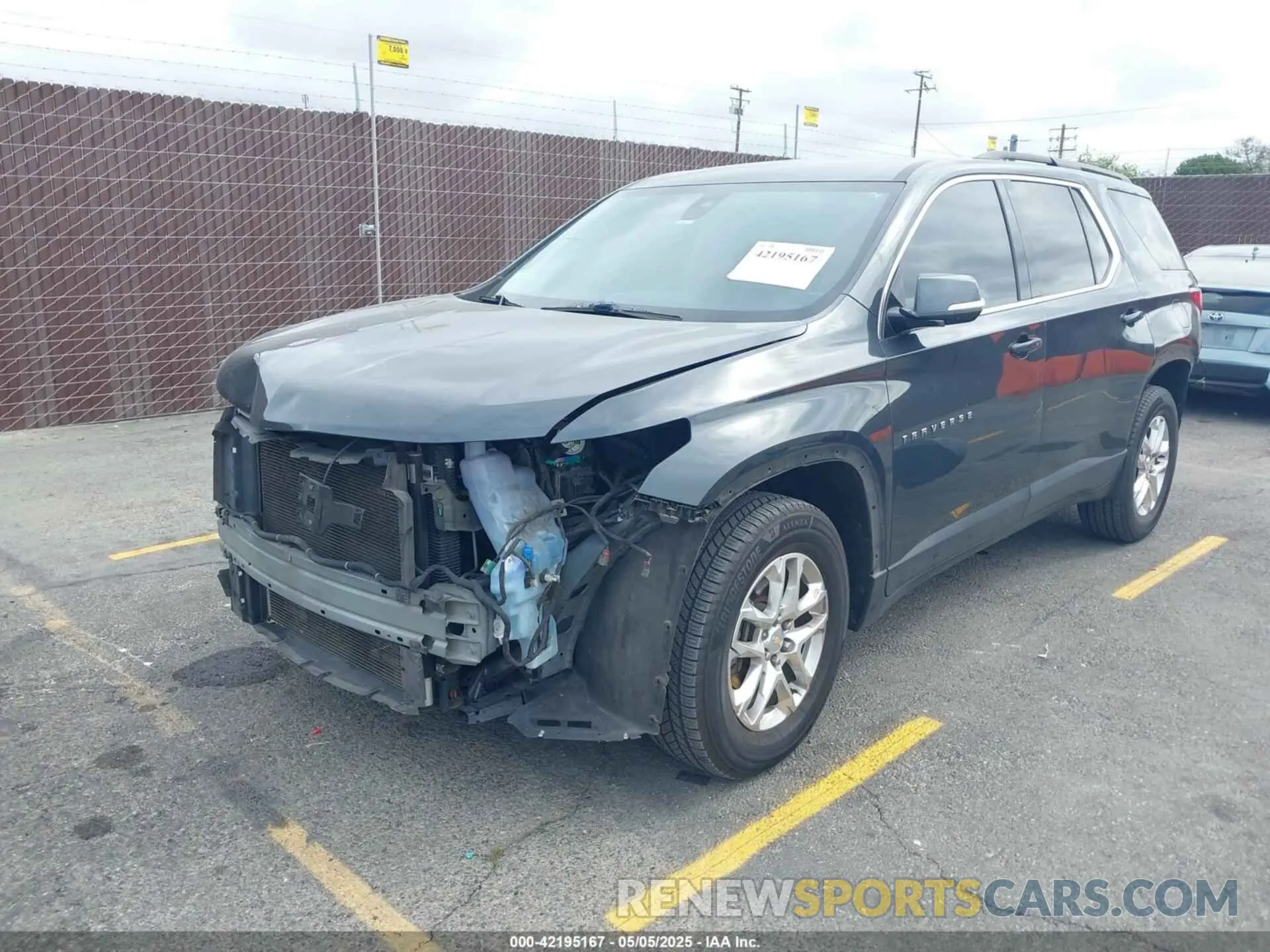 2 Photograph of a damaged car 1GNERGKWXLJ119704 CHEVROLET TRAVERSE 2020