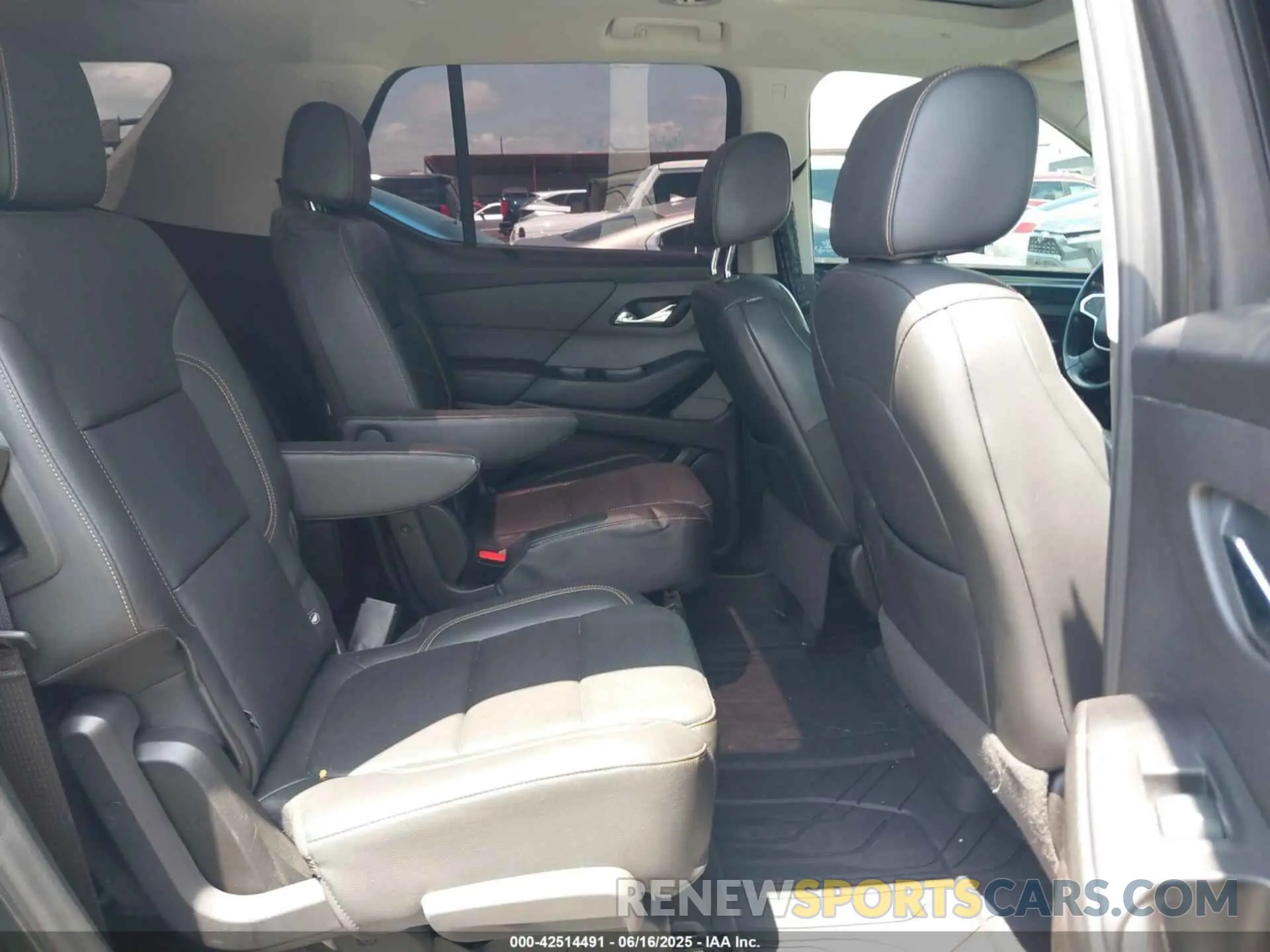 8 Фотография поврежденного автомобиля 1GNERHKW2LJ108489 CHEVROLET TRAVERSE 2020